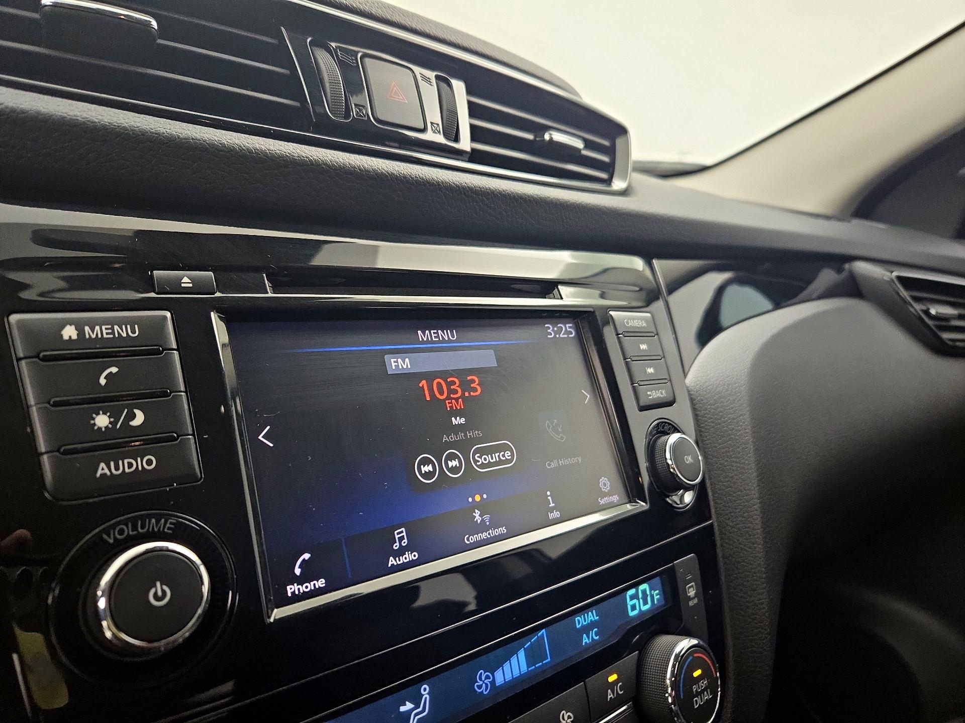 Thumbnail: 2021 Nissan Rogue Sport - 15