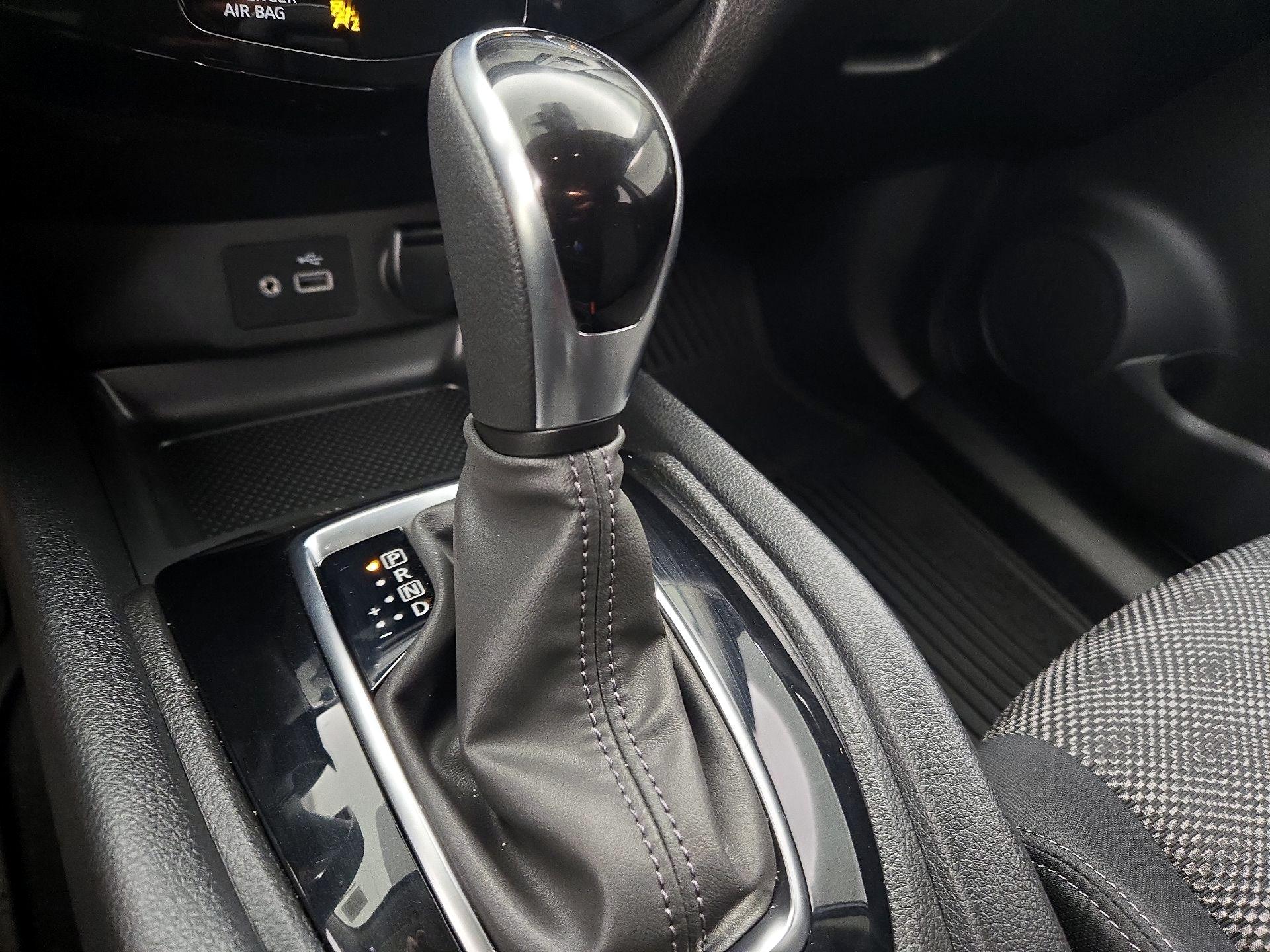 Thumbnail: 2021 Nissan Rogue Sport - 17