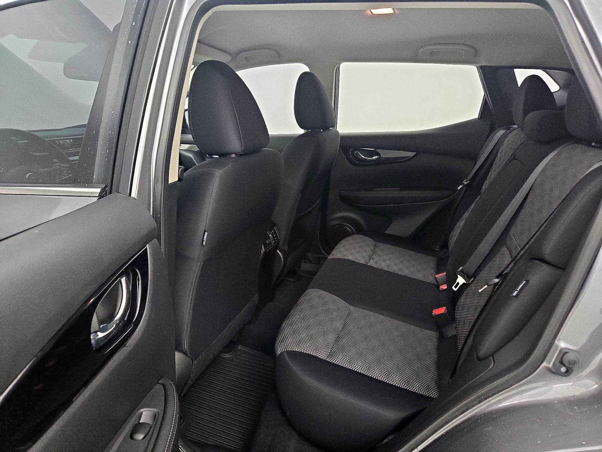 Thumbnail: 2021 Nissan Rogue Sport - 19