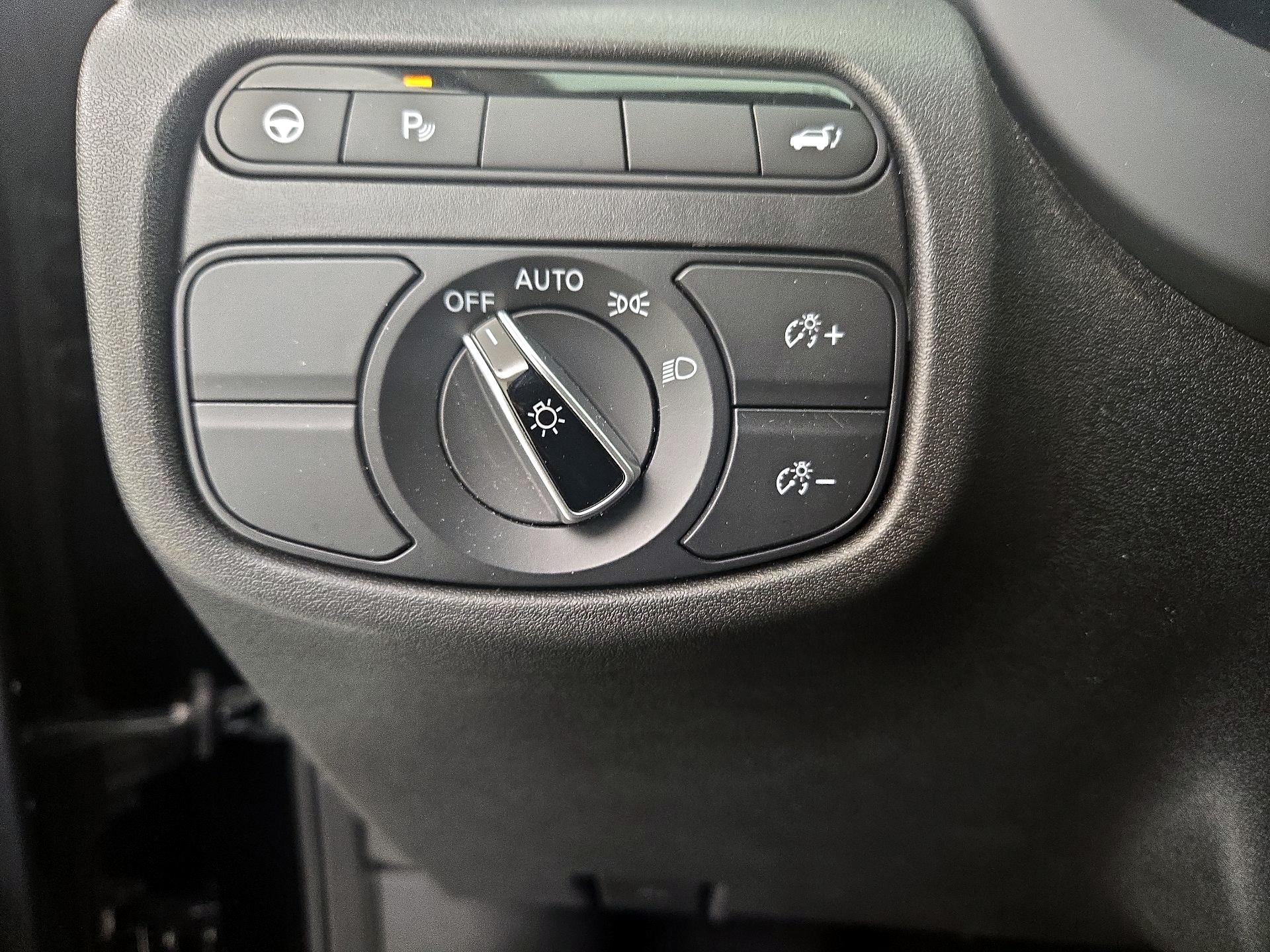 Thumbnail: 2023 INFINITI QX50 - 13