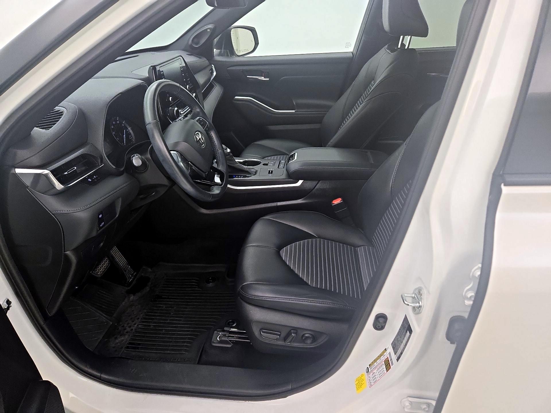 Thumbnail: 2021 Toyota Highlander - 11