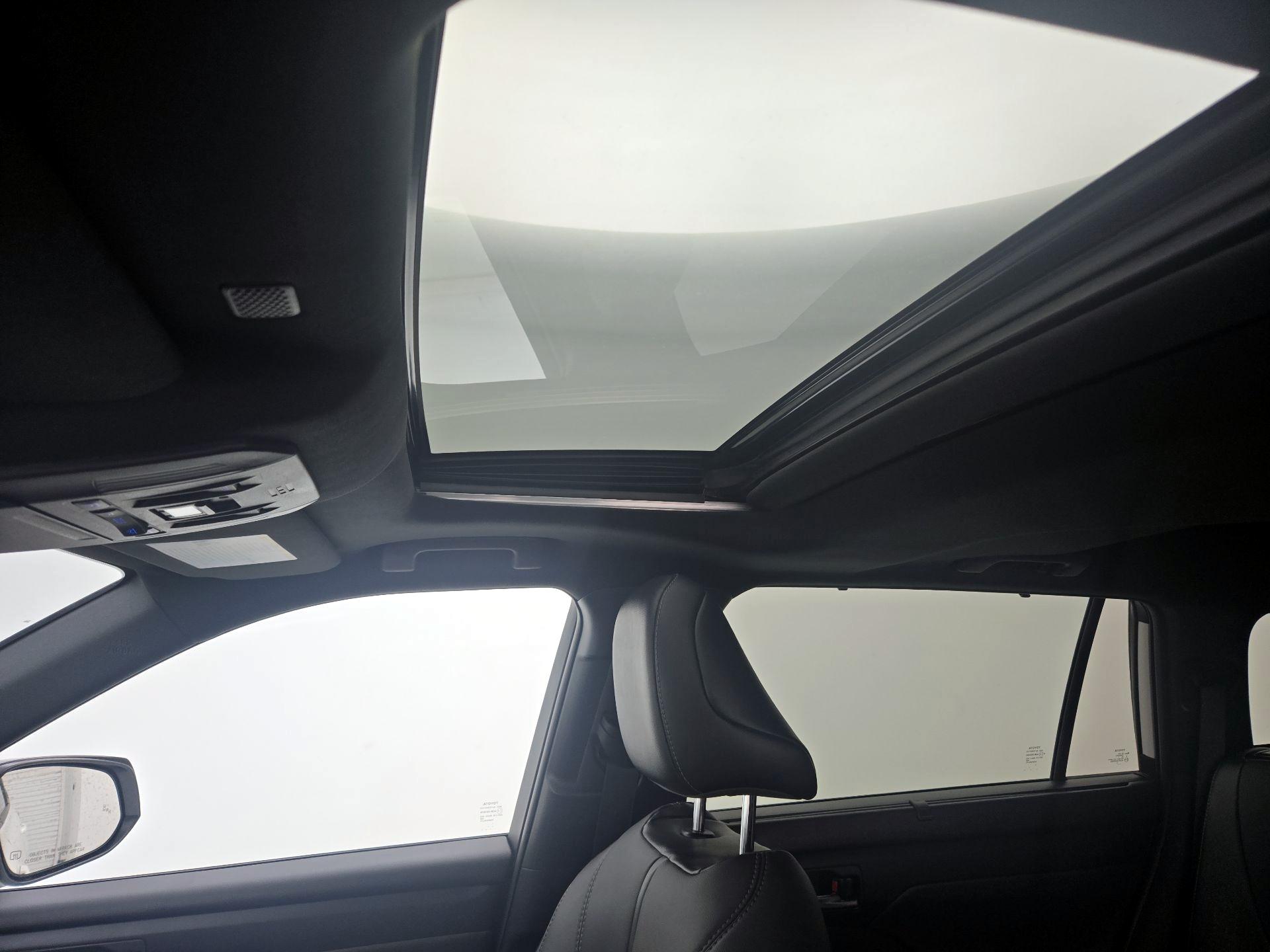 Thumbnail: 2021 Toyota Highlander - 20