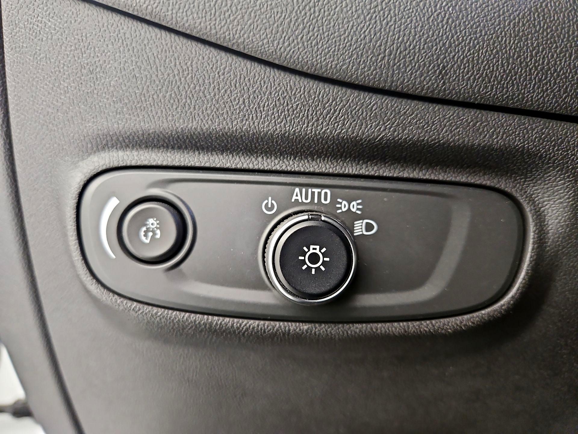 Thumbnail: 2020 Chevrolet Equinox - 13