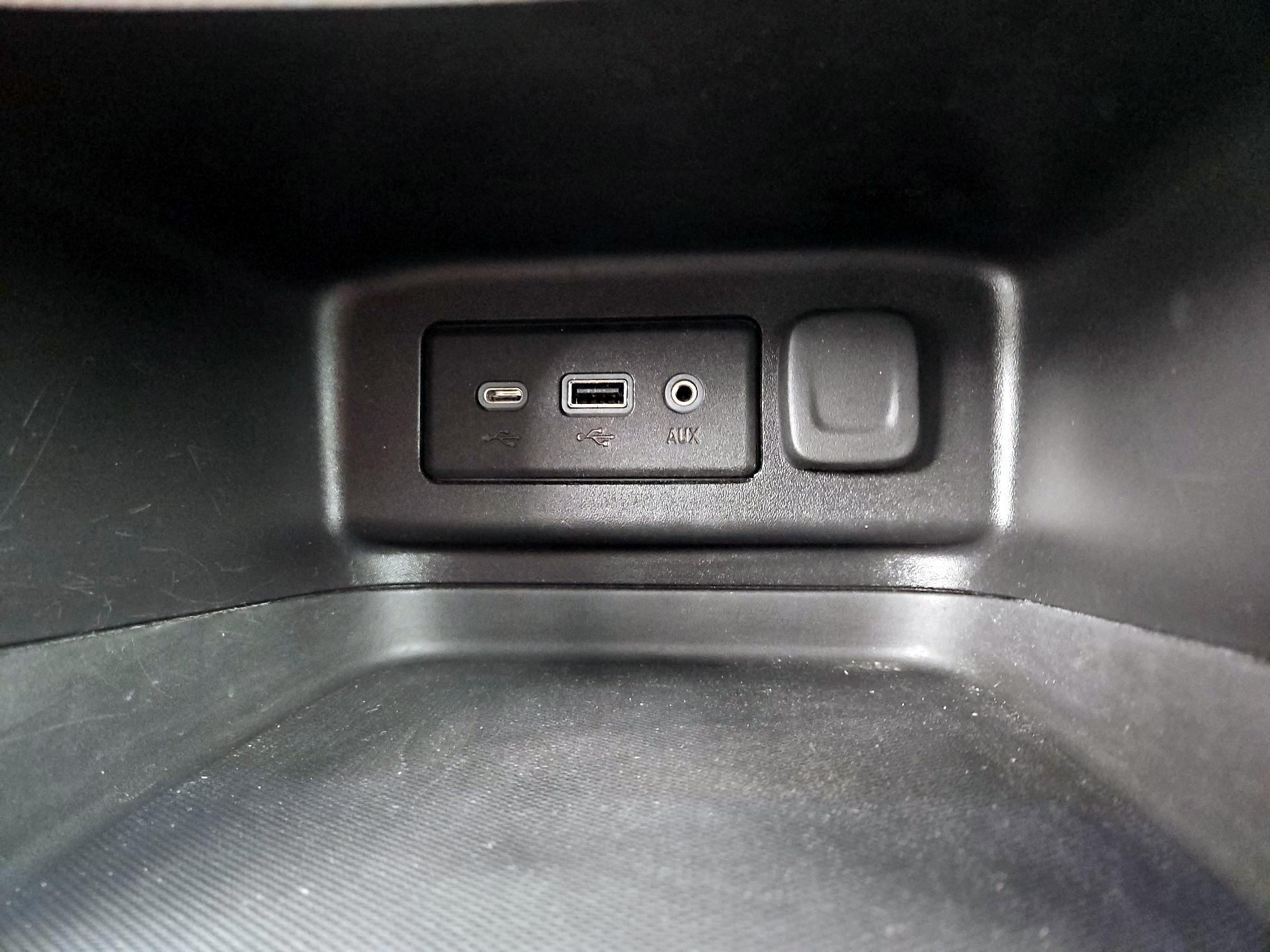 Thumbnail: 2020 Chevrolet Equinox - 18