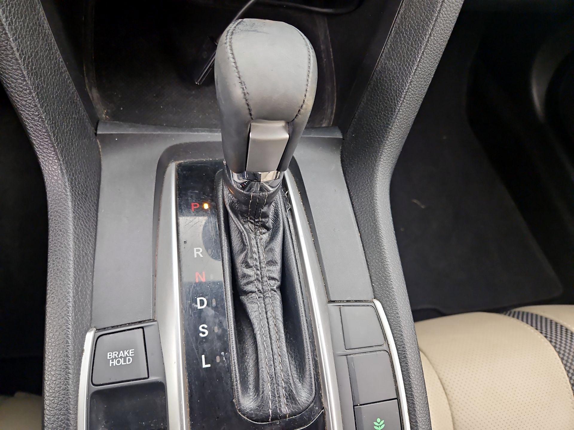 Thumbnail: 2019 Honda Civic - 17