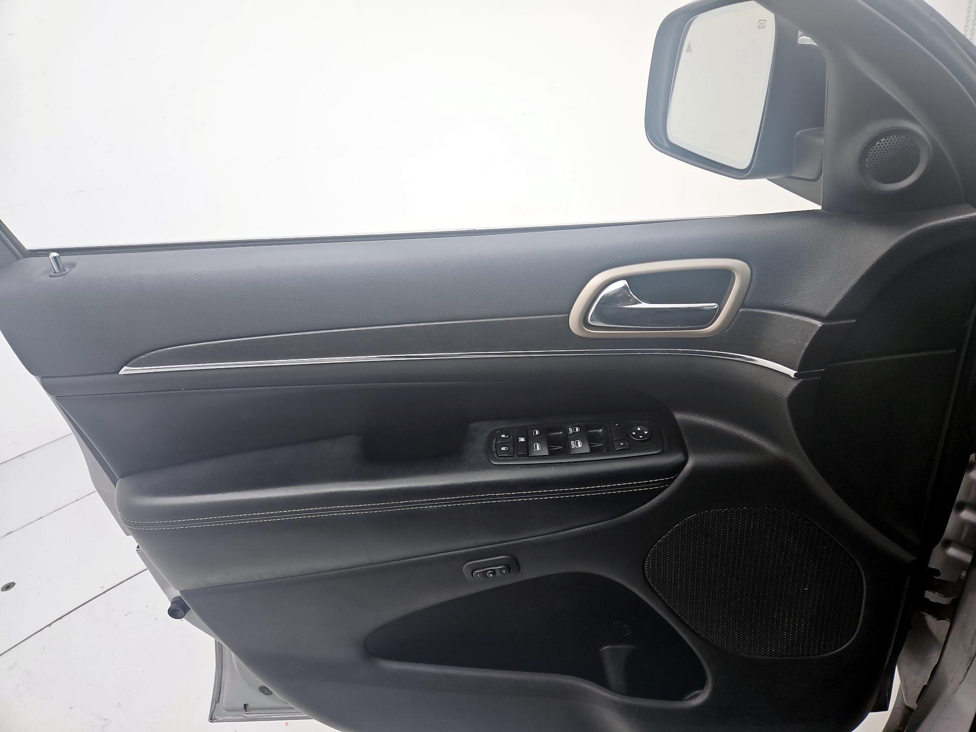 Thumbnail: 2016 Jeep Grand Cherokee - 12