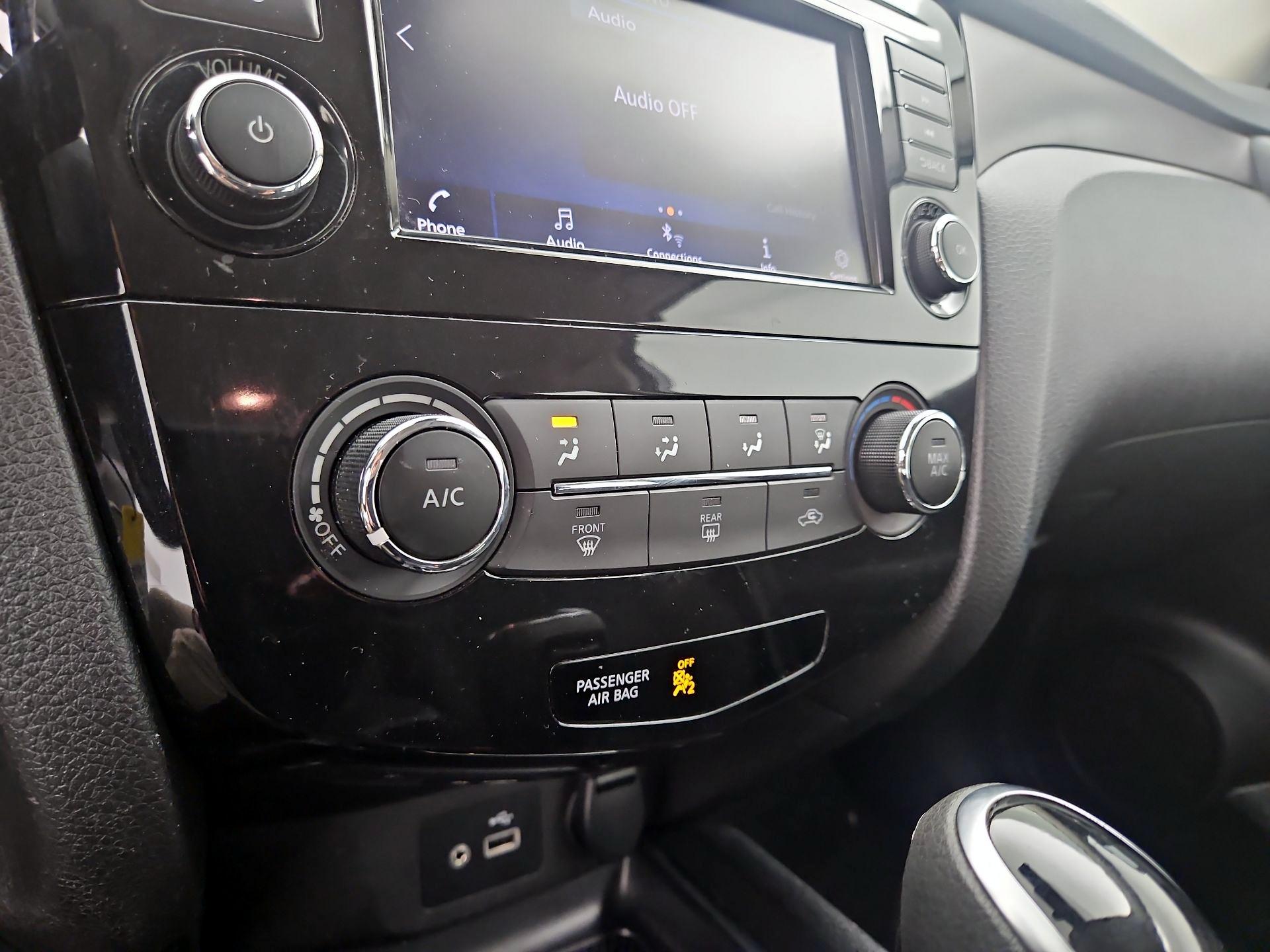 Thumbnail: 2020 Nissan Rogue Sport - 16