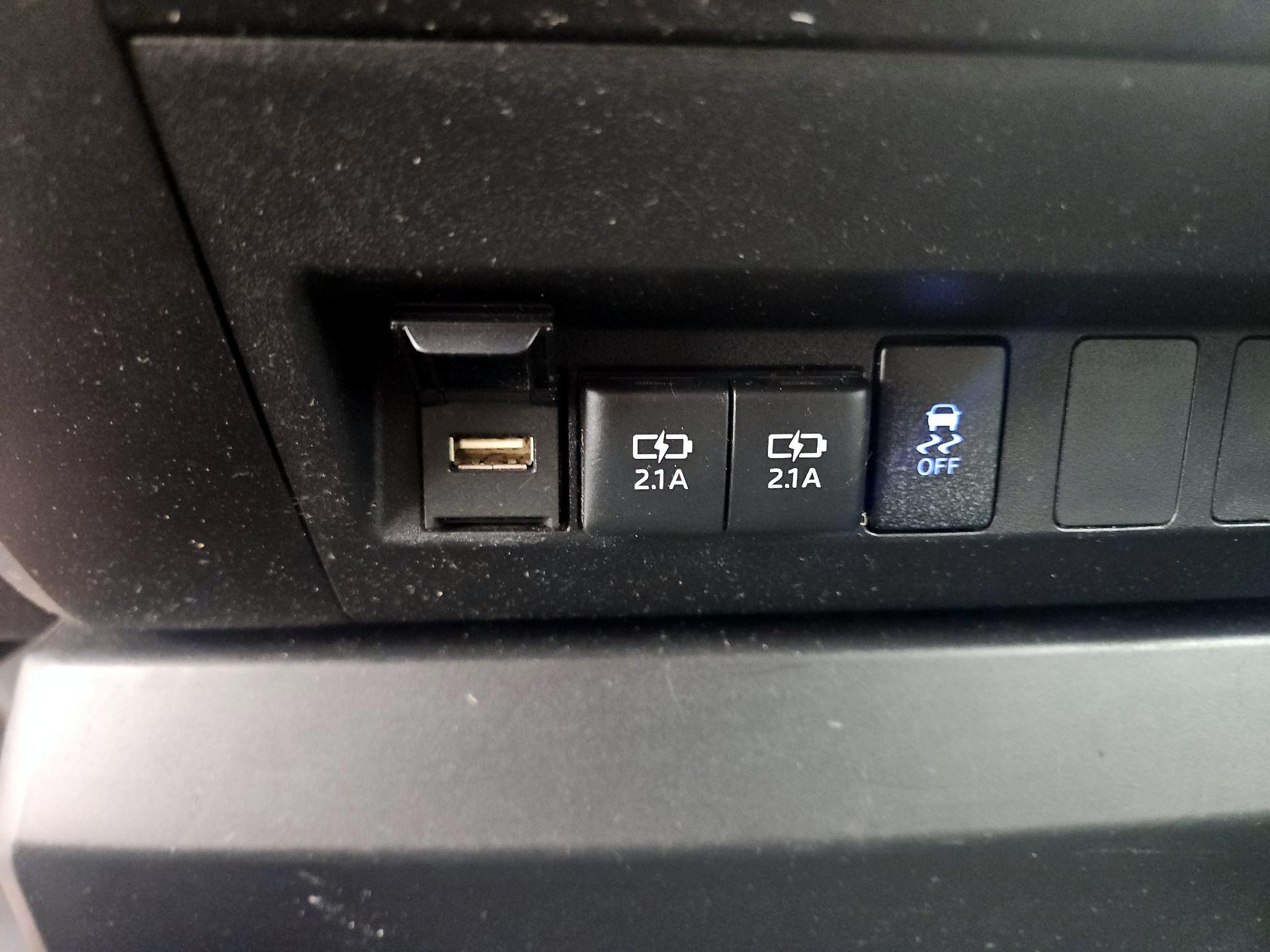 Thumbnail: 2021 Toyota Tundra - 18