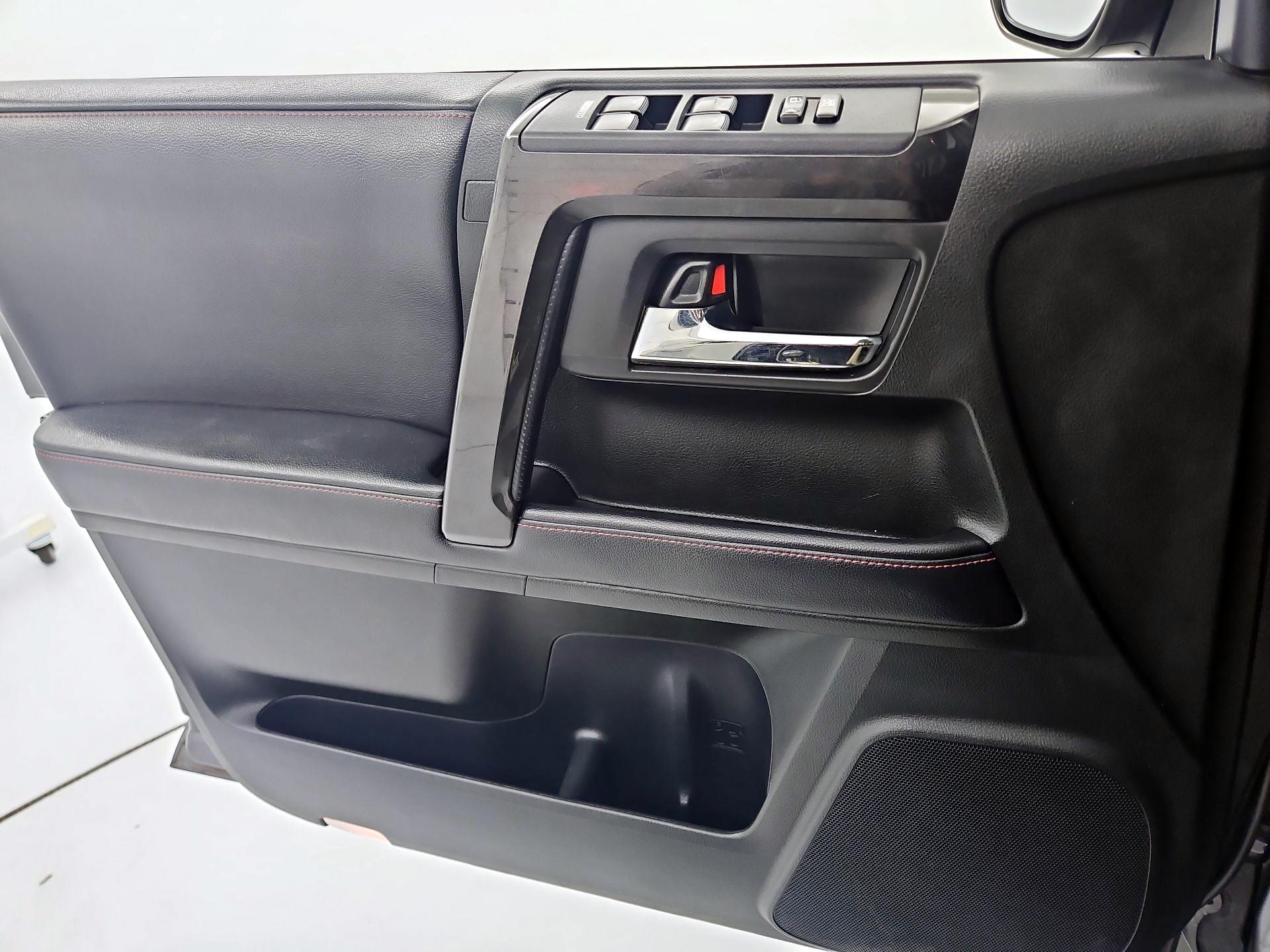 Thumbnail: 2018 Toyota 4Runner - 12