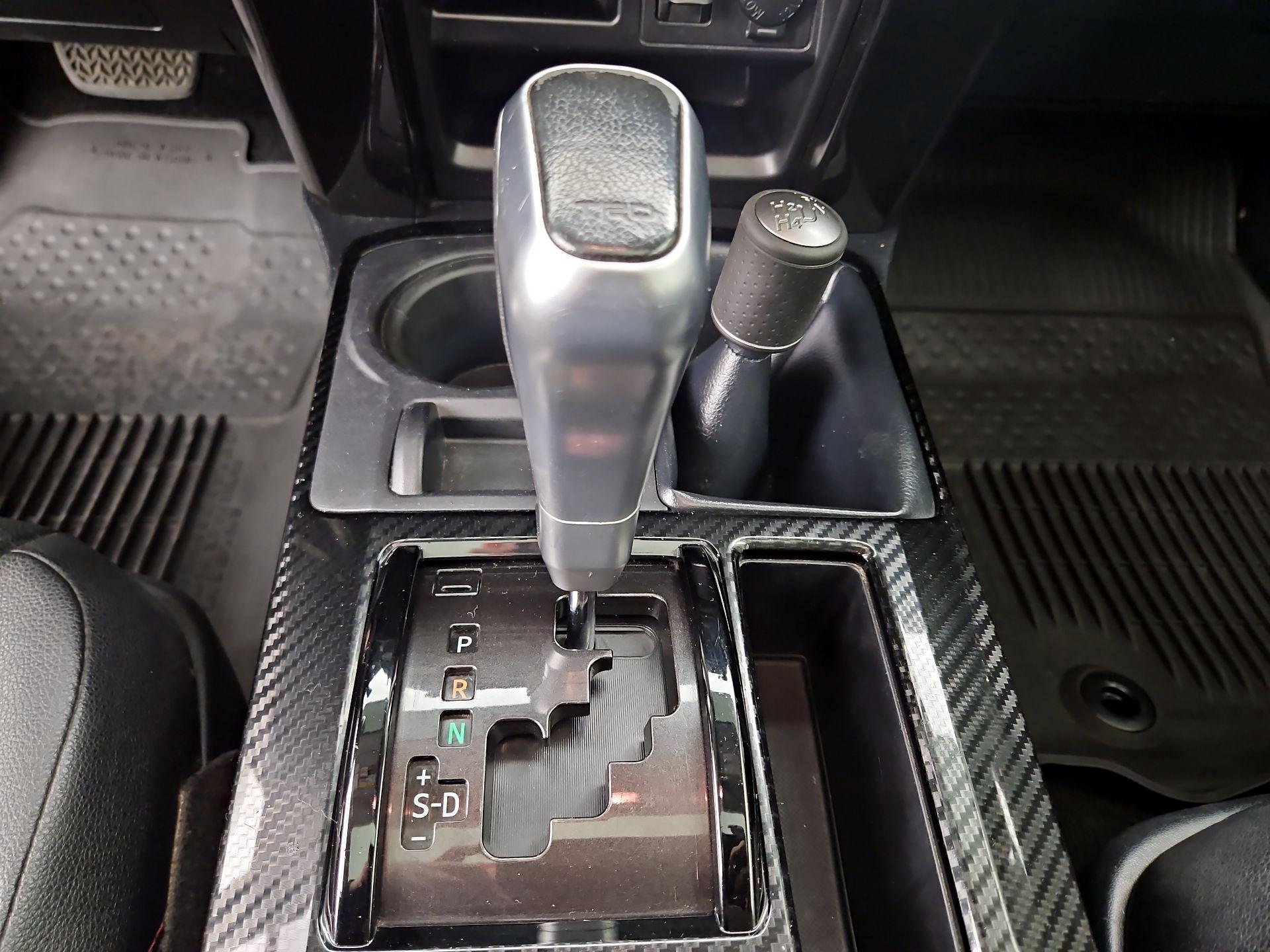 Thumbnail: 2018 Toyota 4Runner - 18