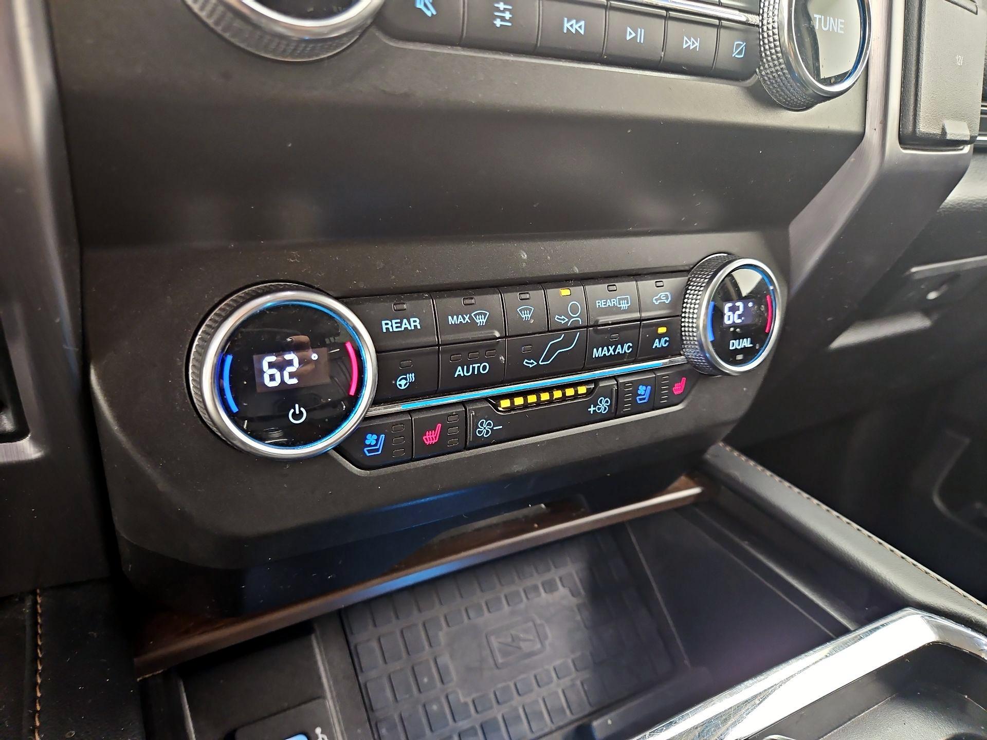 Thumbnail: 2019 Ford Expedition - 17