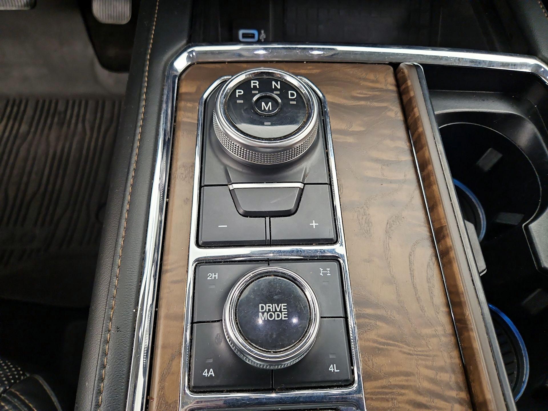 Thumbnail: 2019 Ford Expedition - 18