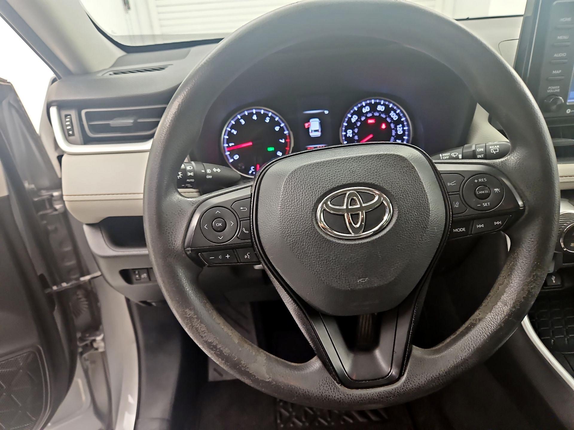 Thumbnail: 2021 Toyota RAV4 - 10