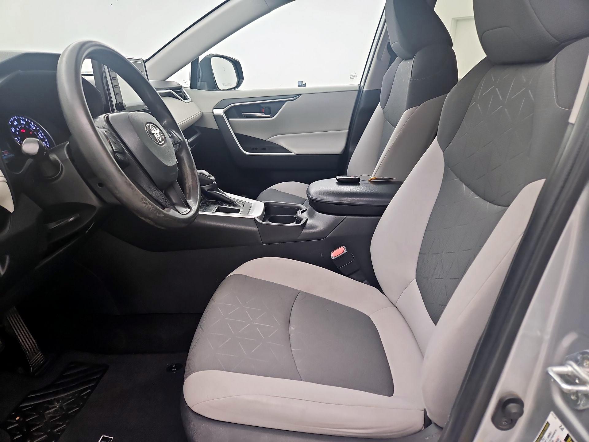 Thumbnail: 2021 Toyota RAV4 - 11