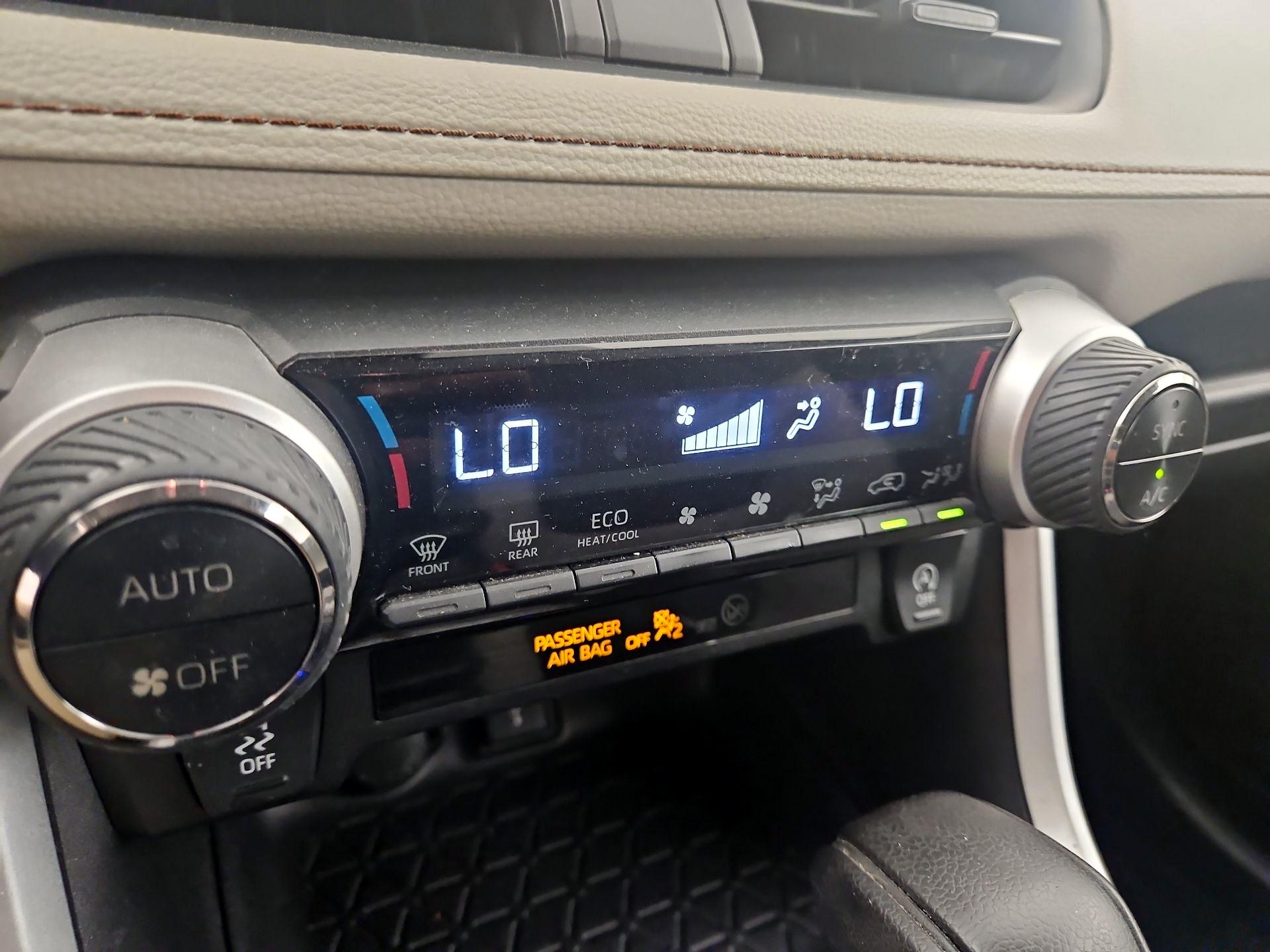 Thumbnail: 2021 Toyota RAV4 - 16