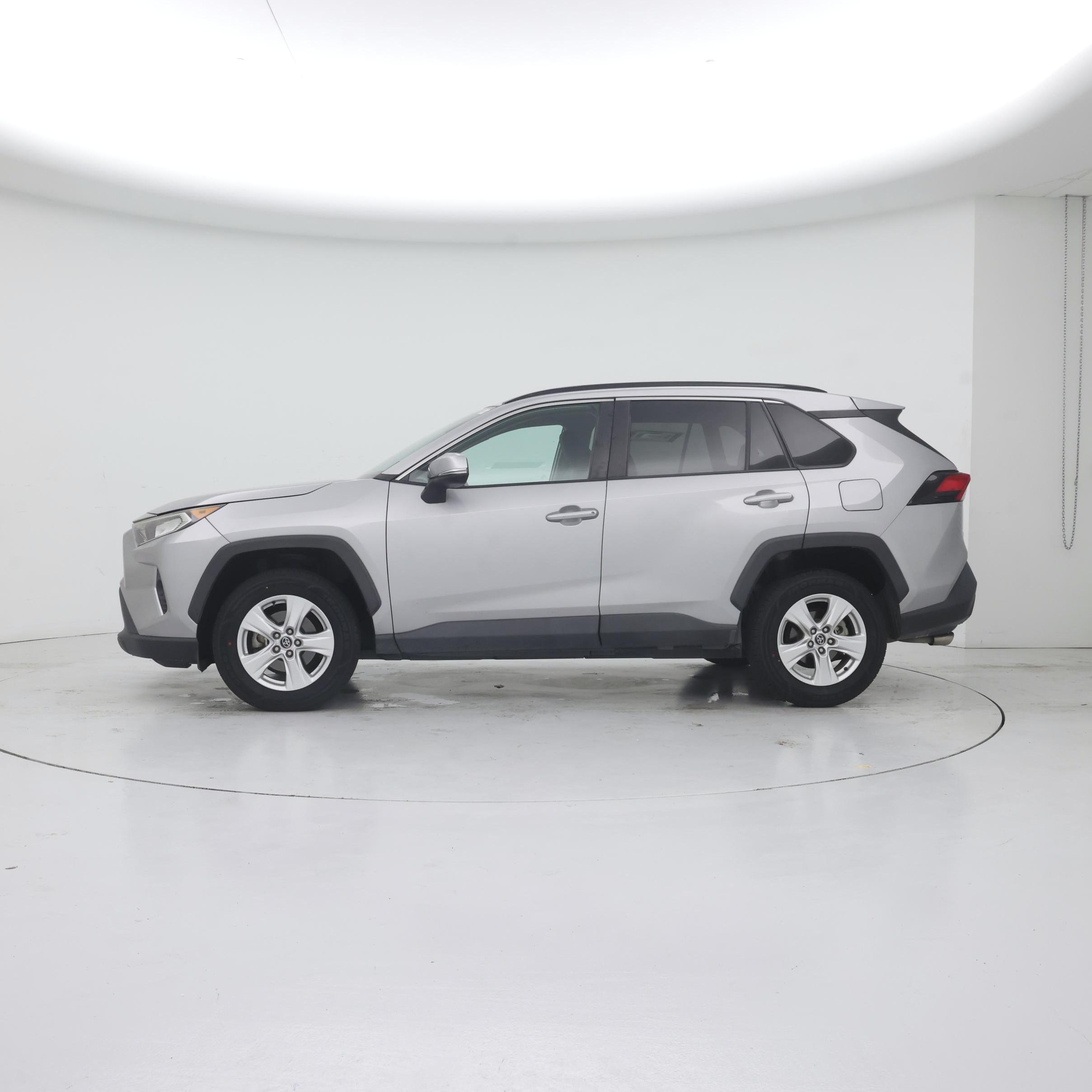 Thumbnail: 2021 Toyota RAV4 - 3
