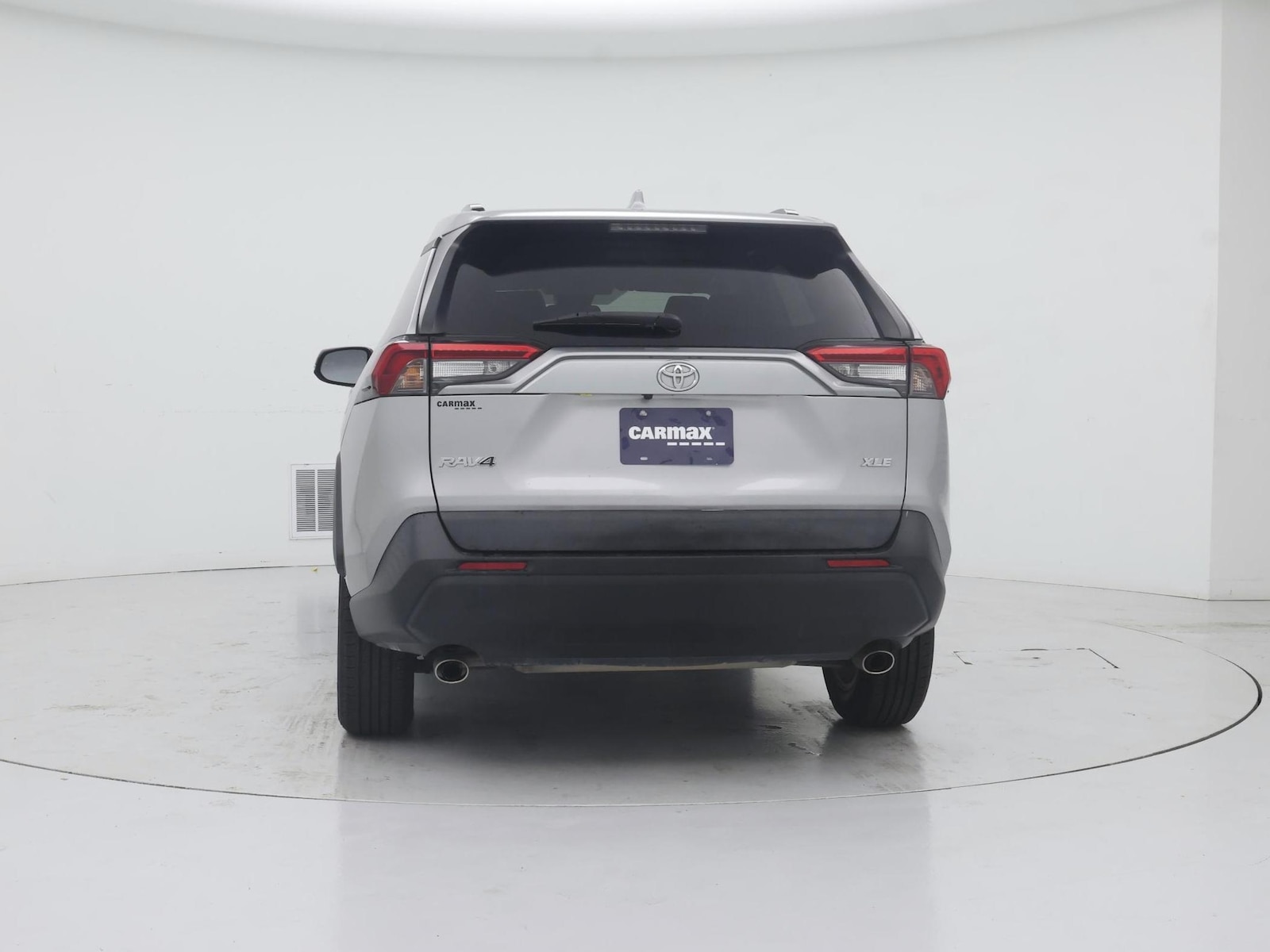 2021 Toyota RAV4 XLE - Photo 7