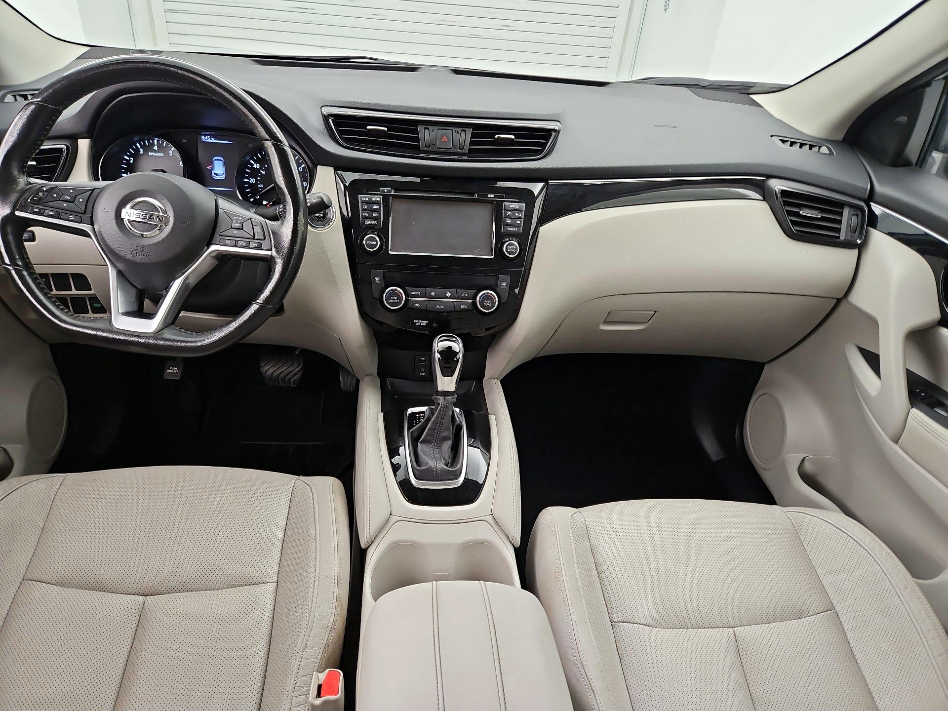 Thumbnail: 2017 Nissan Rogue Sport - 9