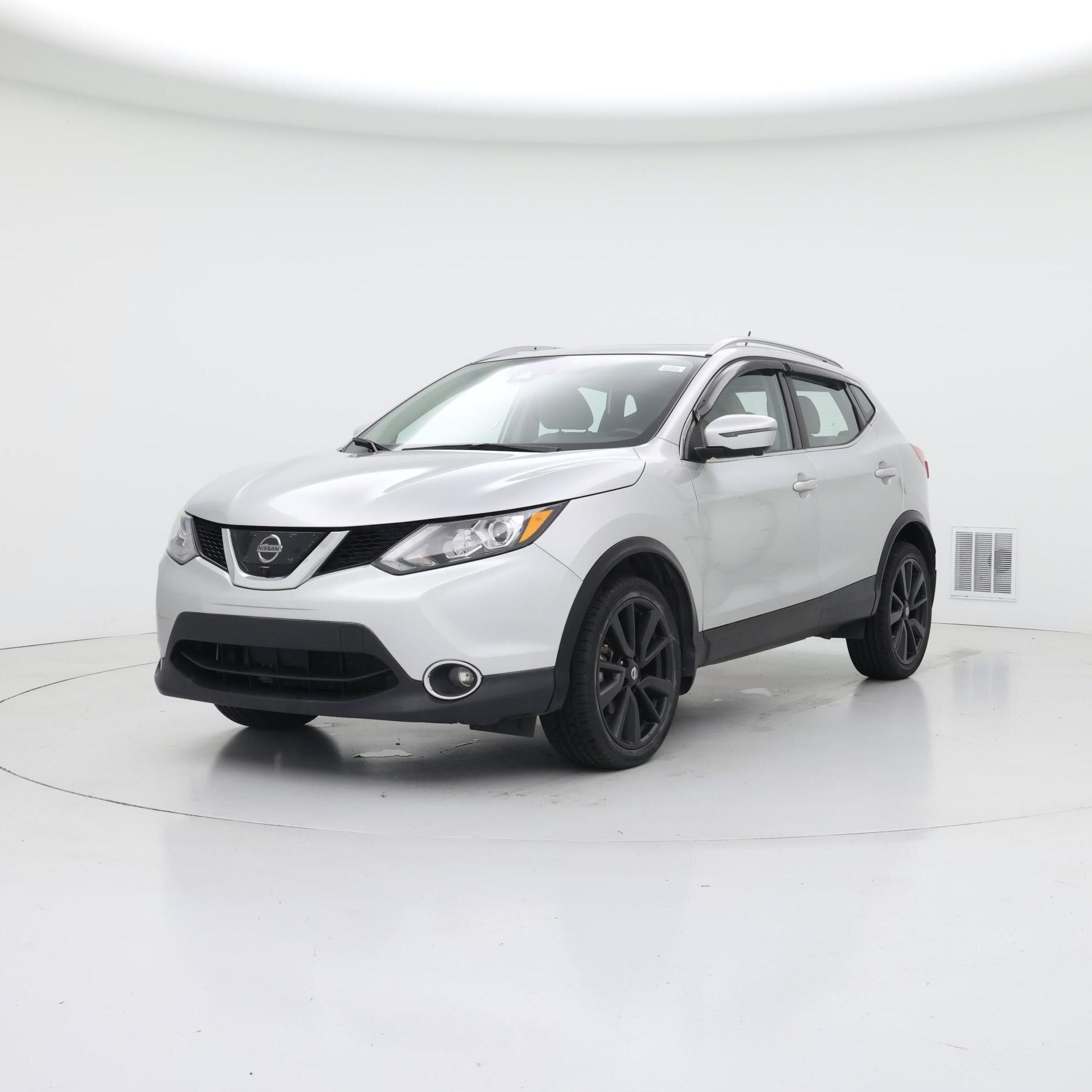 Thumbnail: 2017 Nissan Rogue Sport - 4