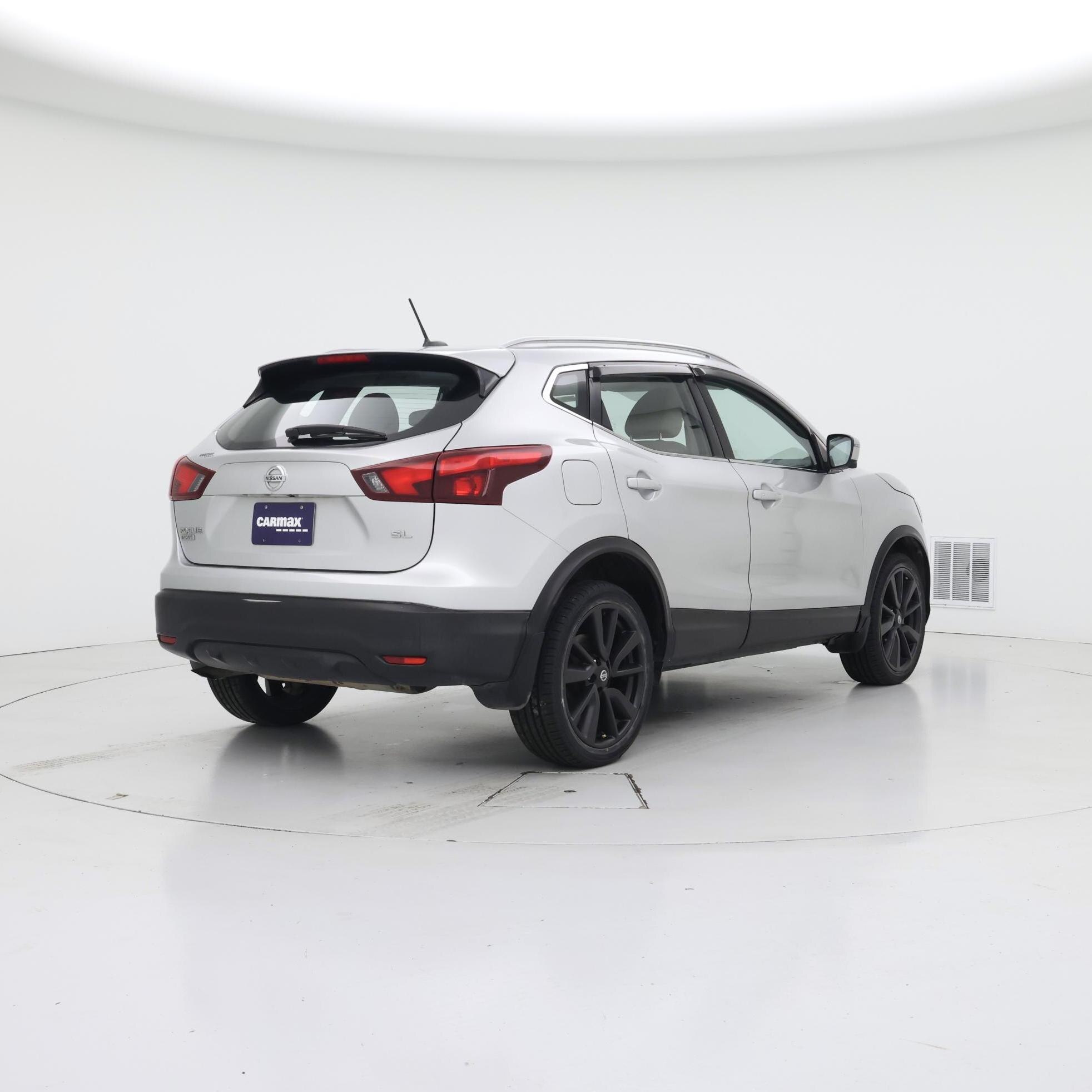 Thumbnail: 2017 Nissan Rogue Sport - 8