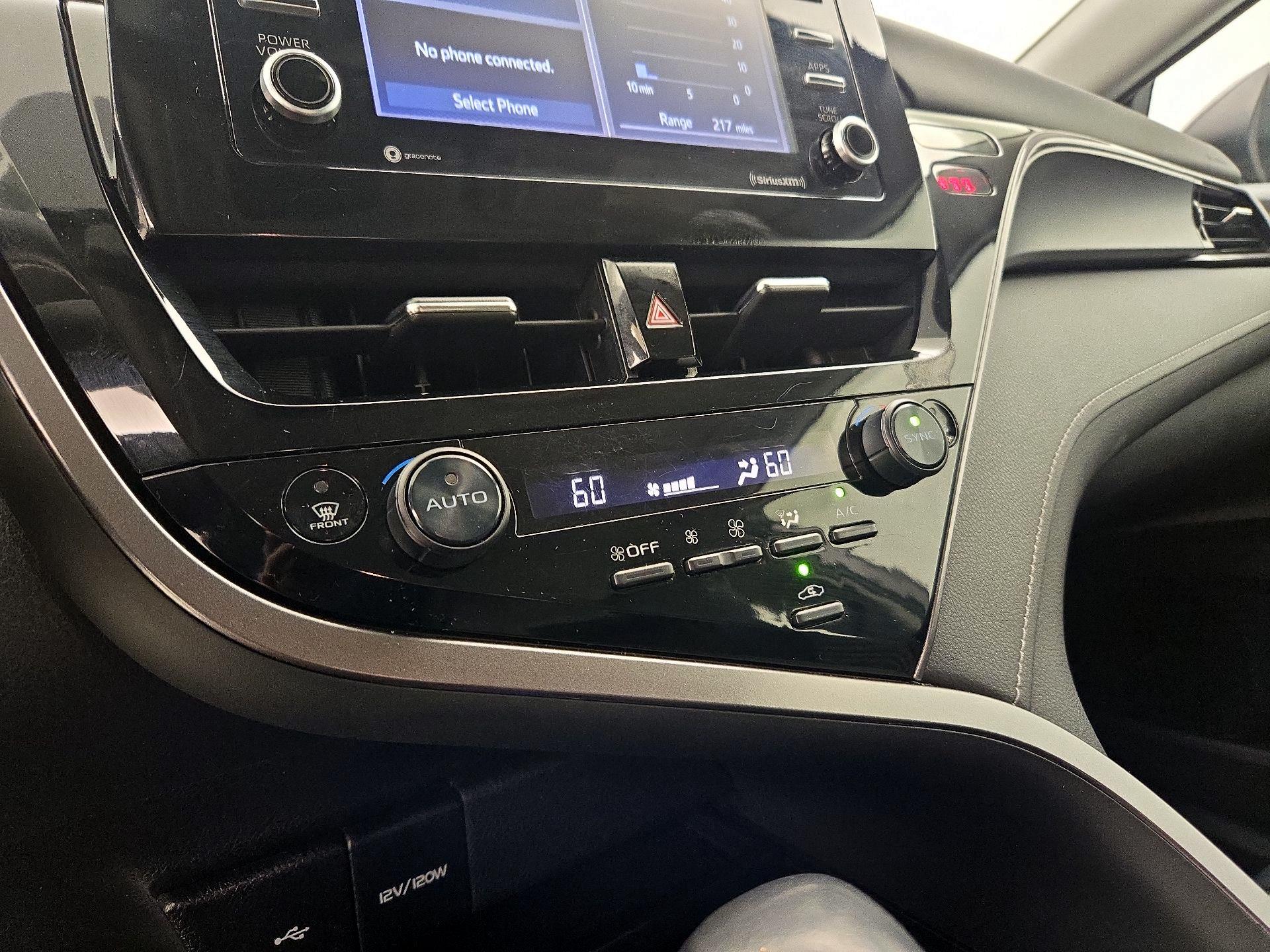 Thumbnail: 2022 Toyota Camry - 16