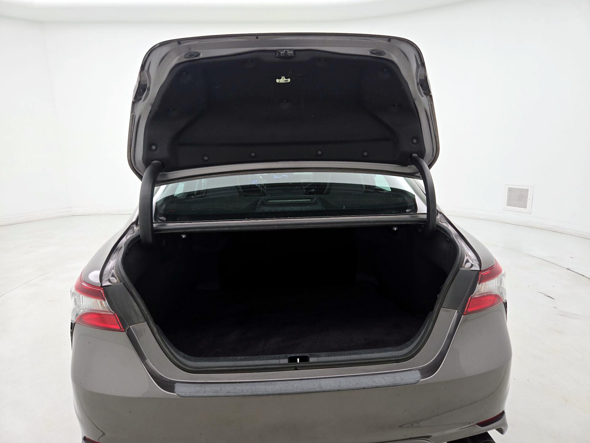 Thumbnail: 2022 Toyota Camry - 20