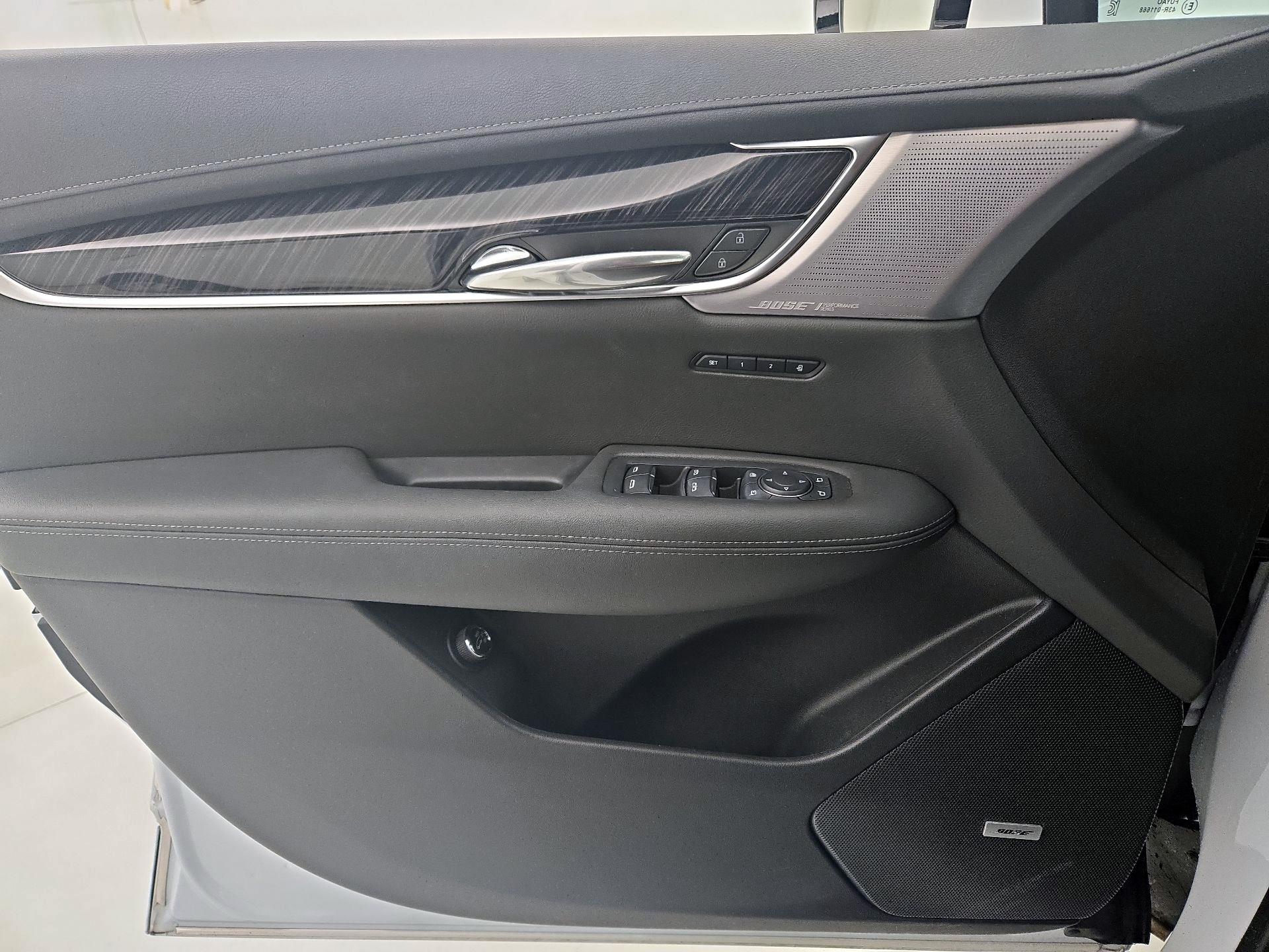 Thumbnail: 2024 Cadillac XT6 - 12