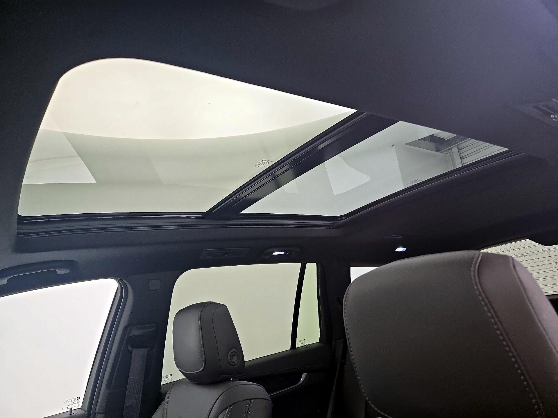 Thumbnail: 2024 Cadillac XT6 - 20