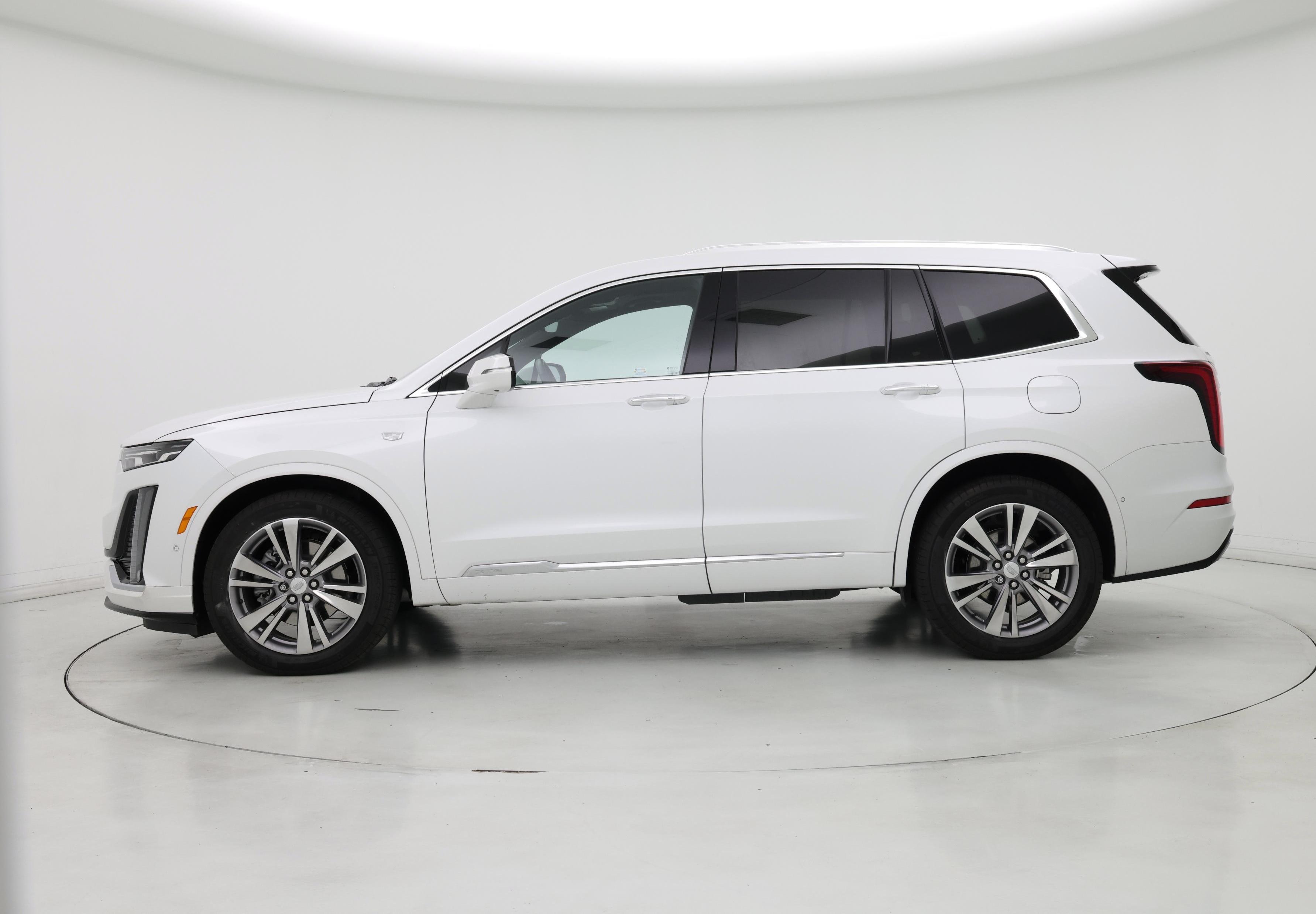 Thumbnail: 2024 Cadillac XT6 - 3