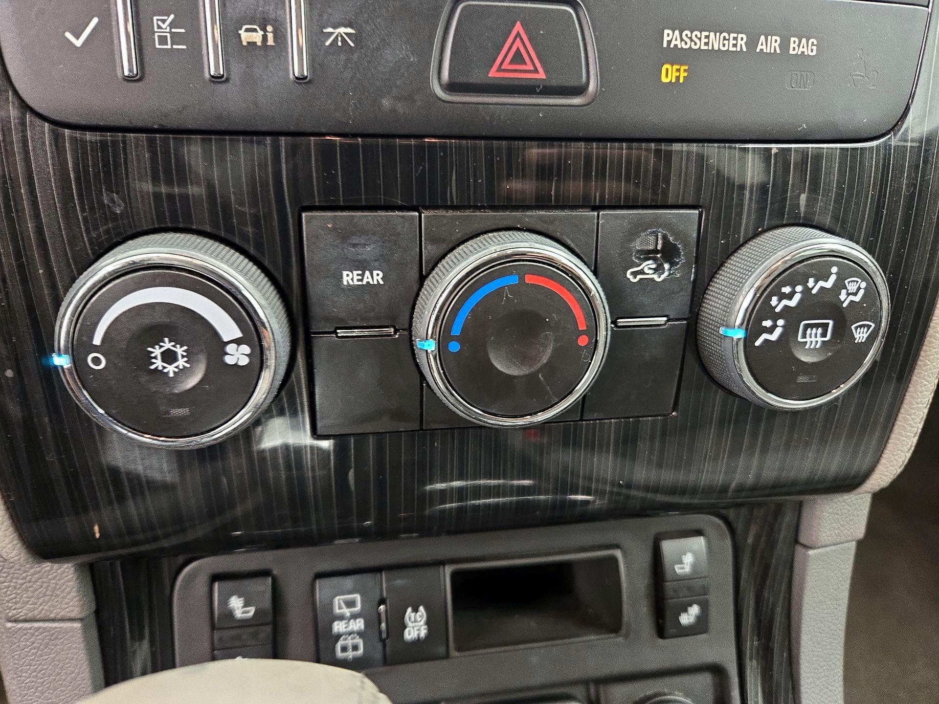 Thumbnail: 2015 Chevrolet Traverse - 16