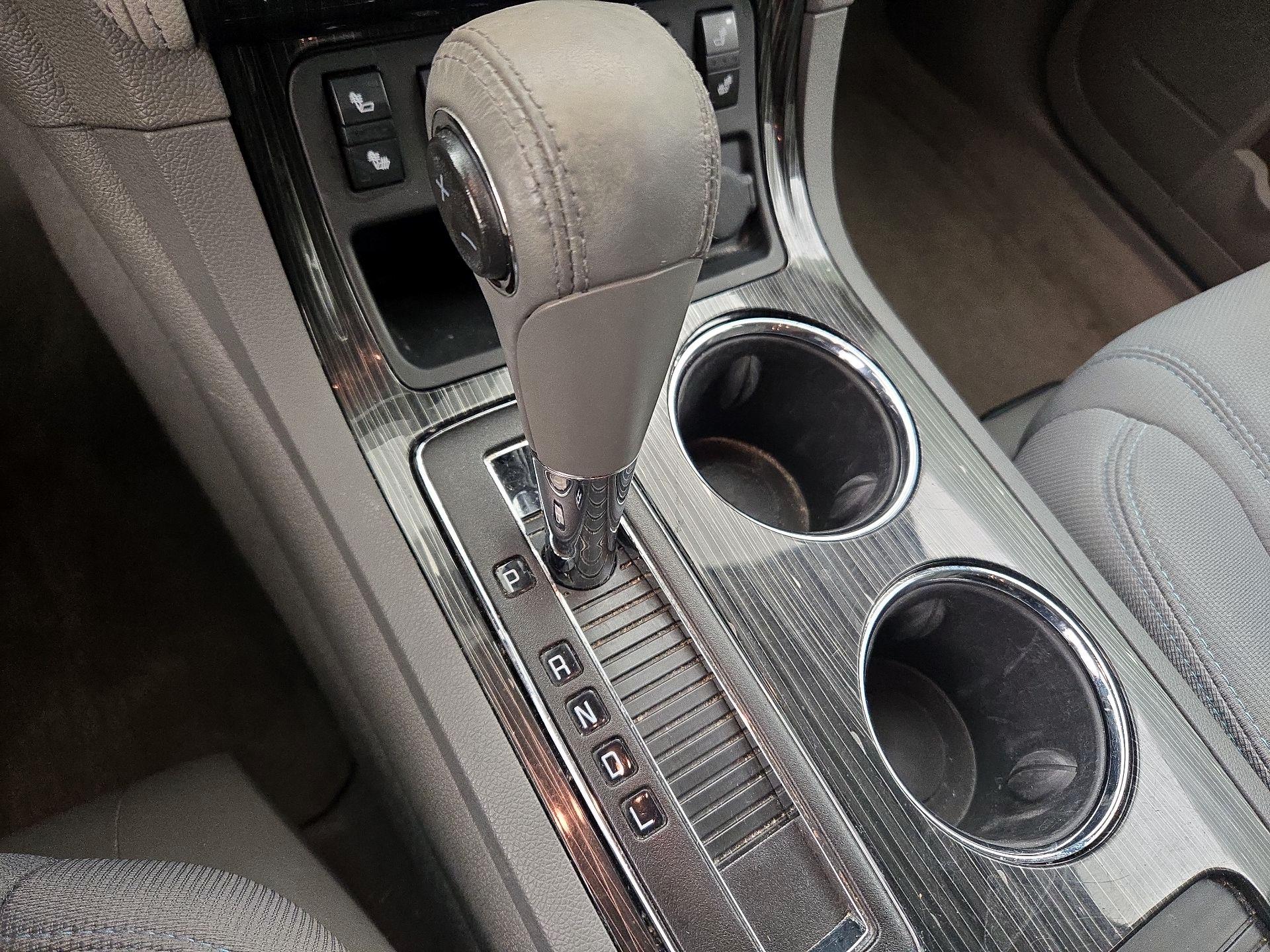 Thumbnail: 2015 Chevrolet Traverse - 17