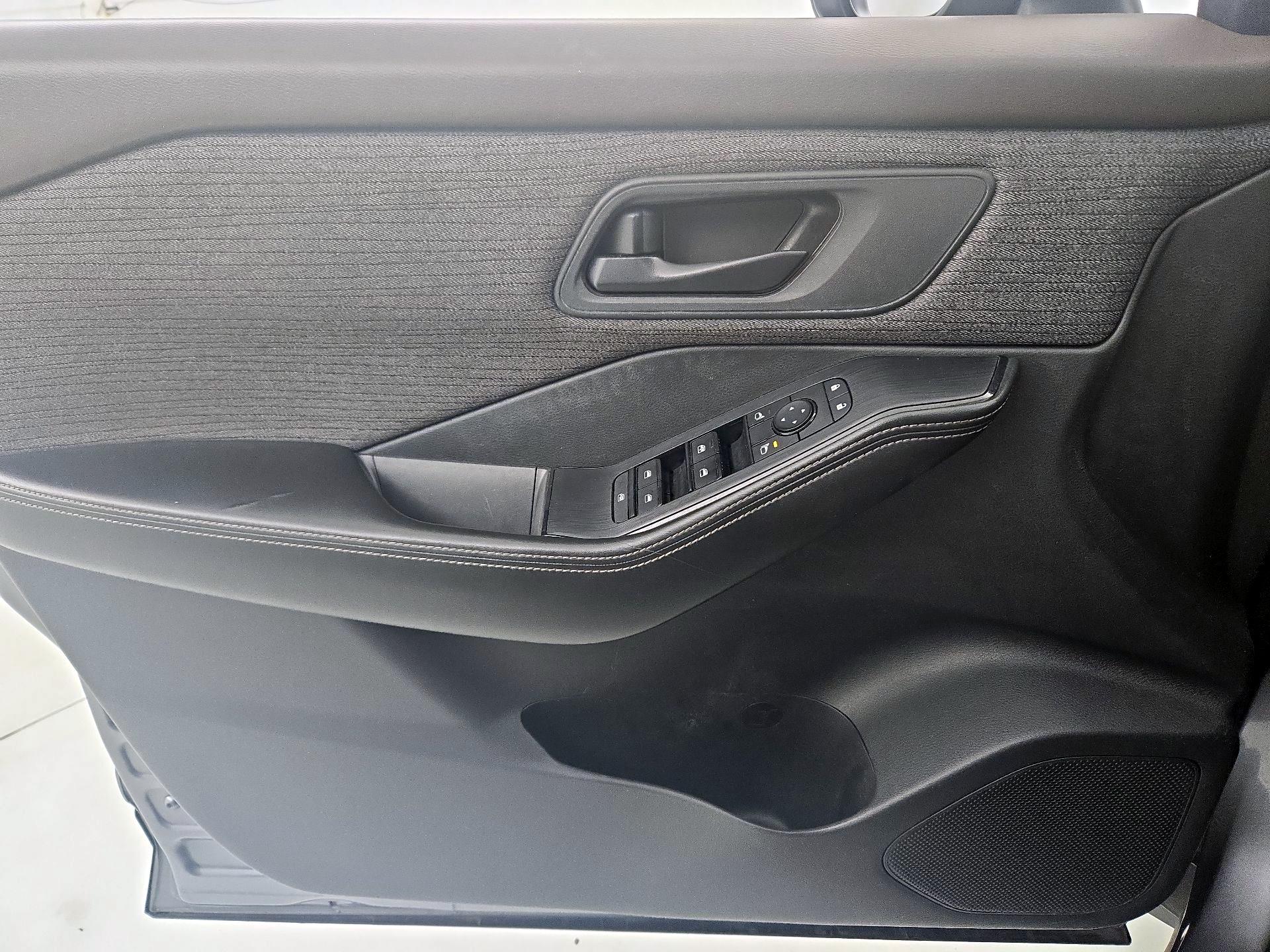 Thumbnail: 2021 Nissan Rogue - 12