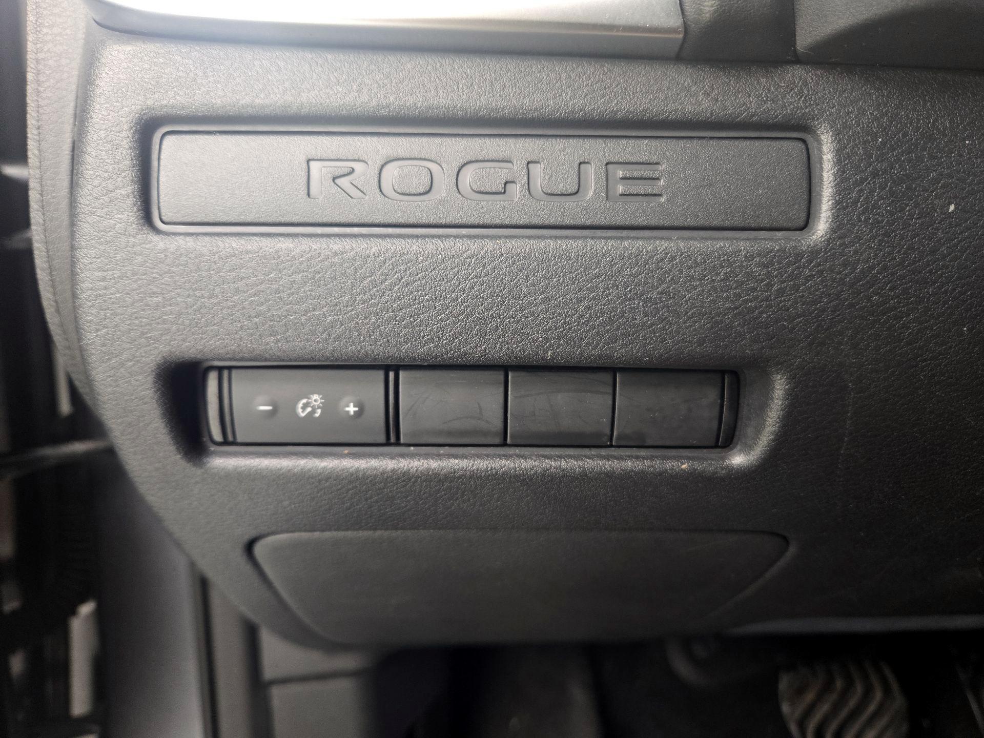 Thumbnail: 2021 Nissan Rogue - 13