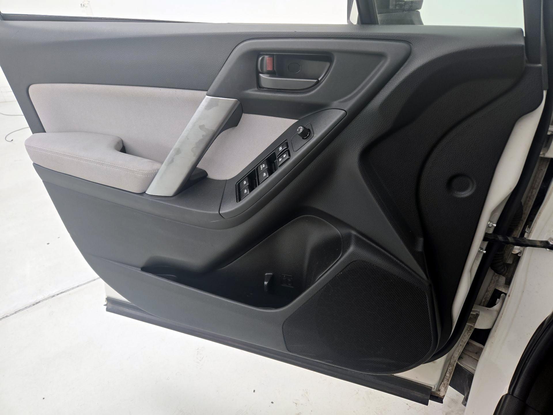 Thumbnail: 2015 Subaru Forester - 12