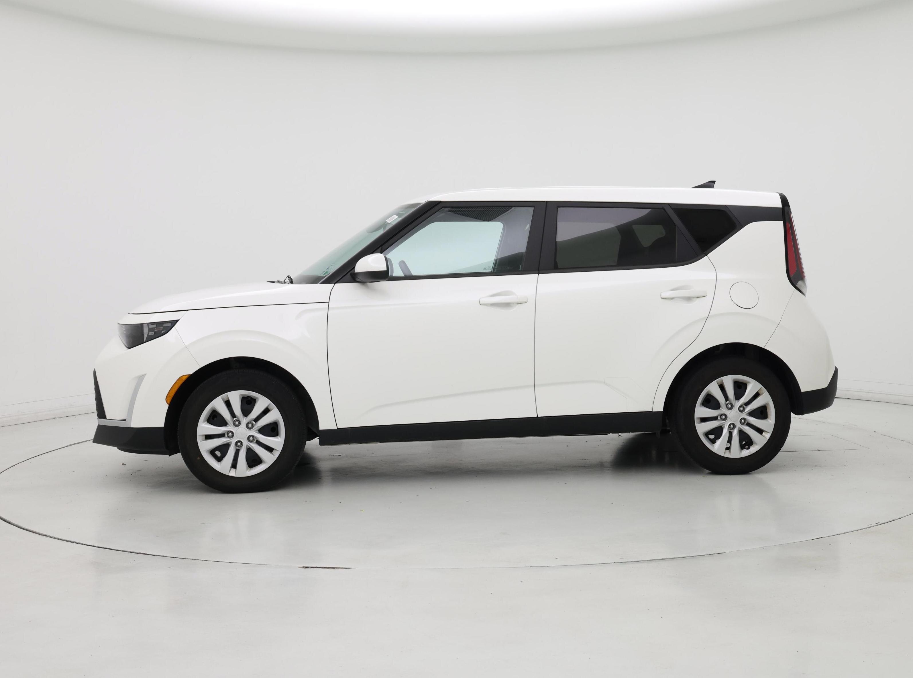 Thumbnail: 2023 Kia Soul - 3