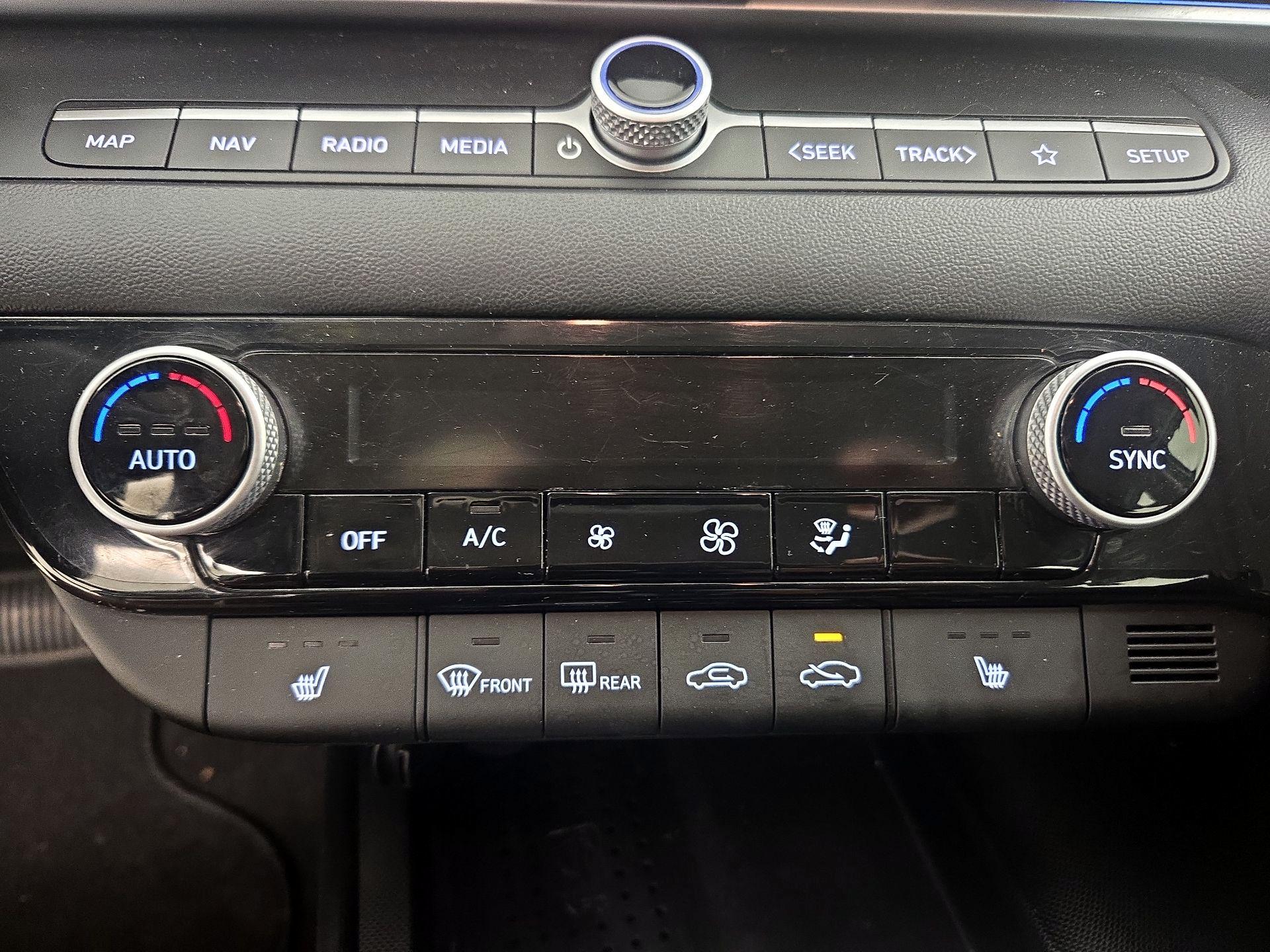 Thumbnail: 2023 Hyundai Elantra - 17