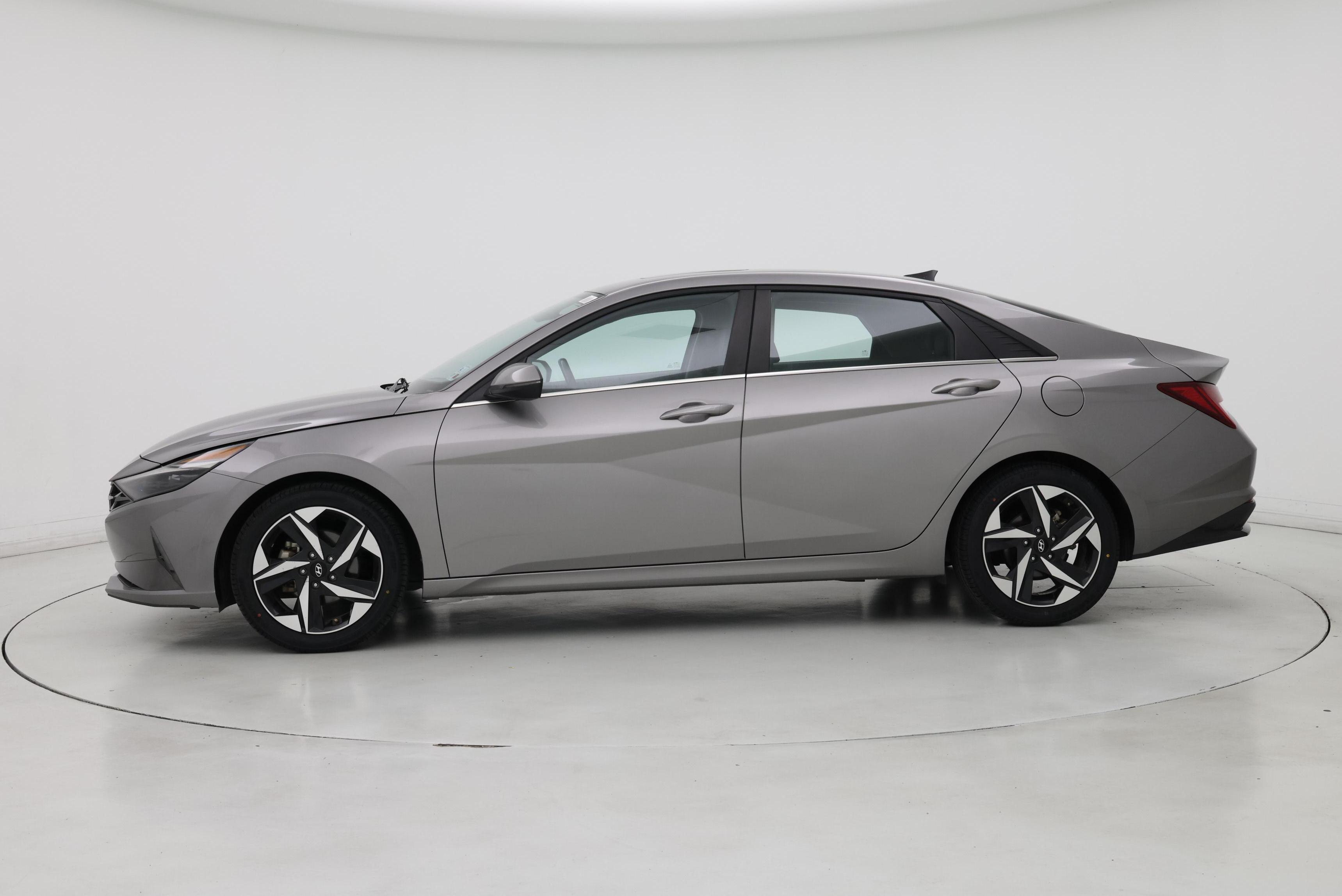 Thumbnail: 2023 Hyundai Elantra - 3