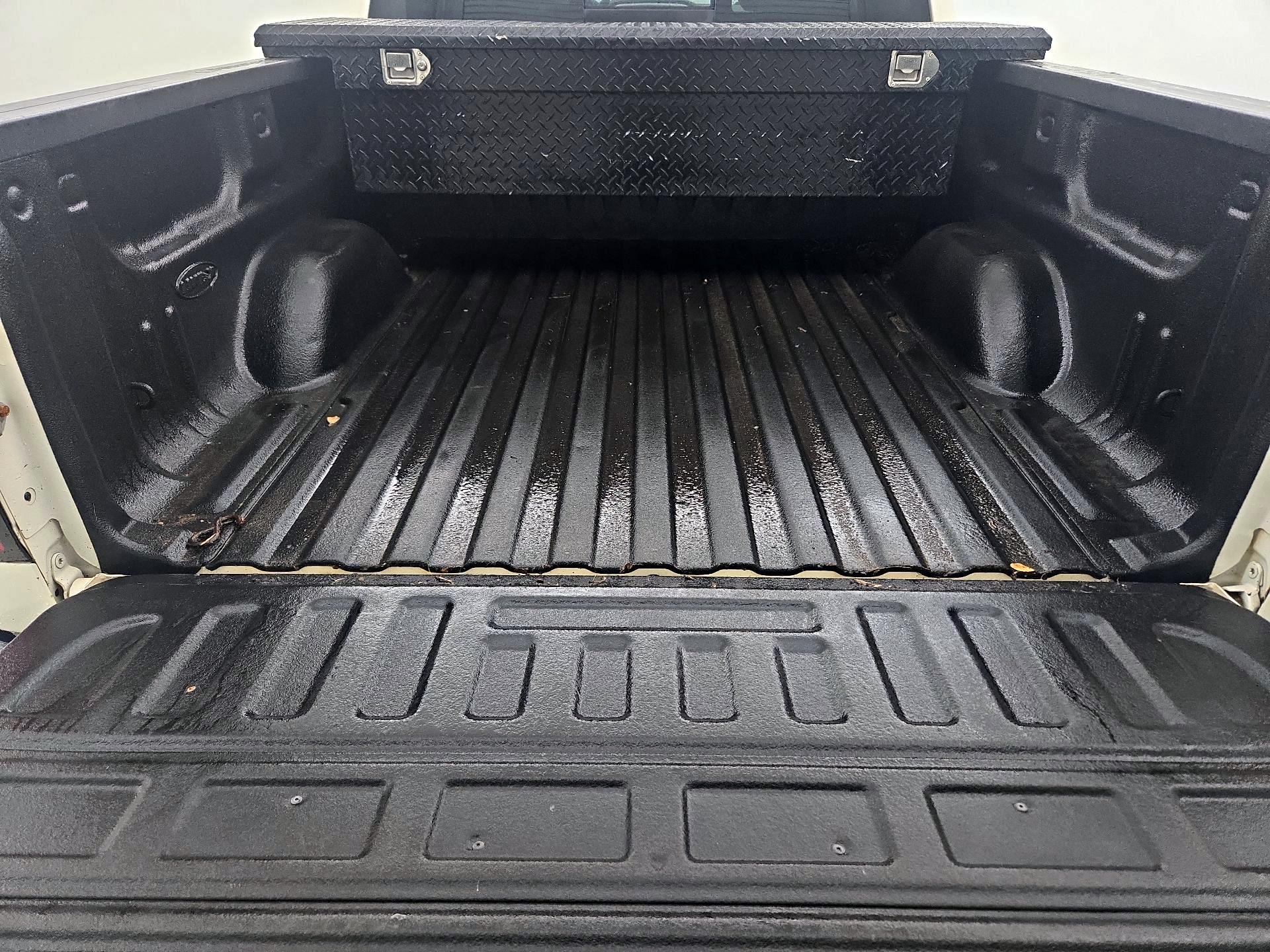 Thumbnail: 2014 Chevrolet Silverado 1500 - 20