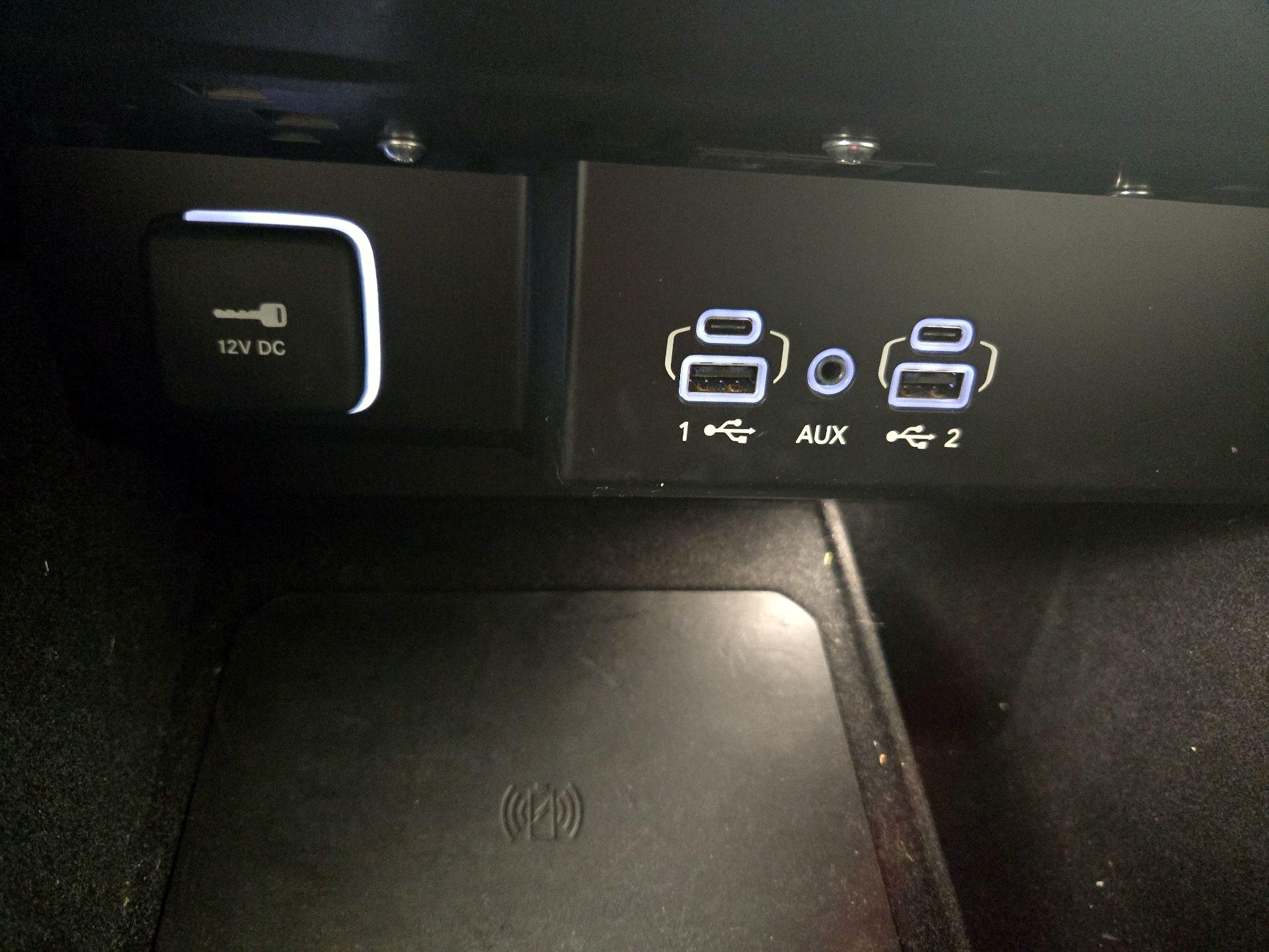 Thumbnail: 2022 Jeep Wagoneer - 19