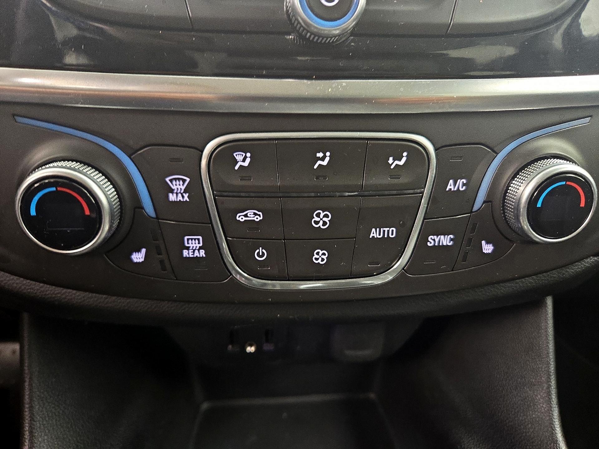 Thumbnail: 2018 Chevrolet Traverse - 16