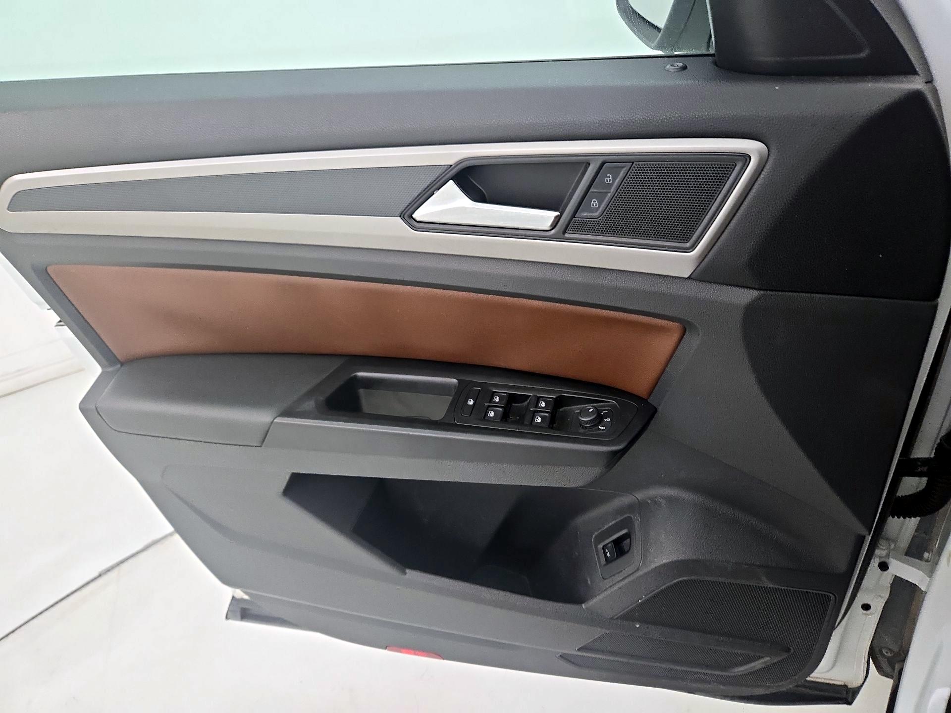 Thumbnail: 2021 Volkswagen Atlas - 12