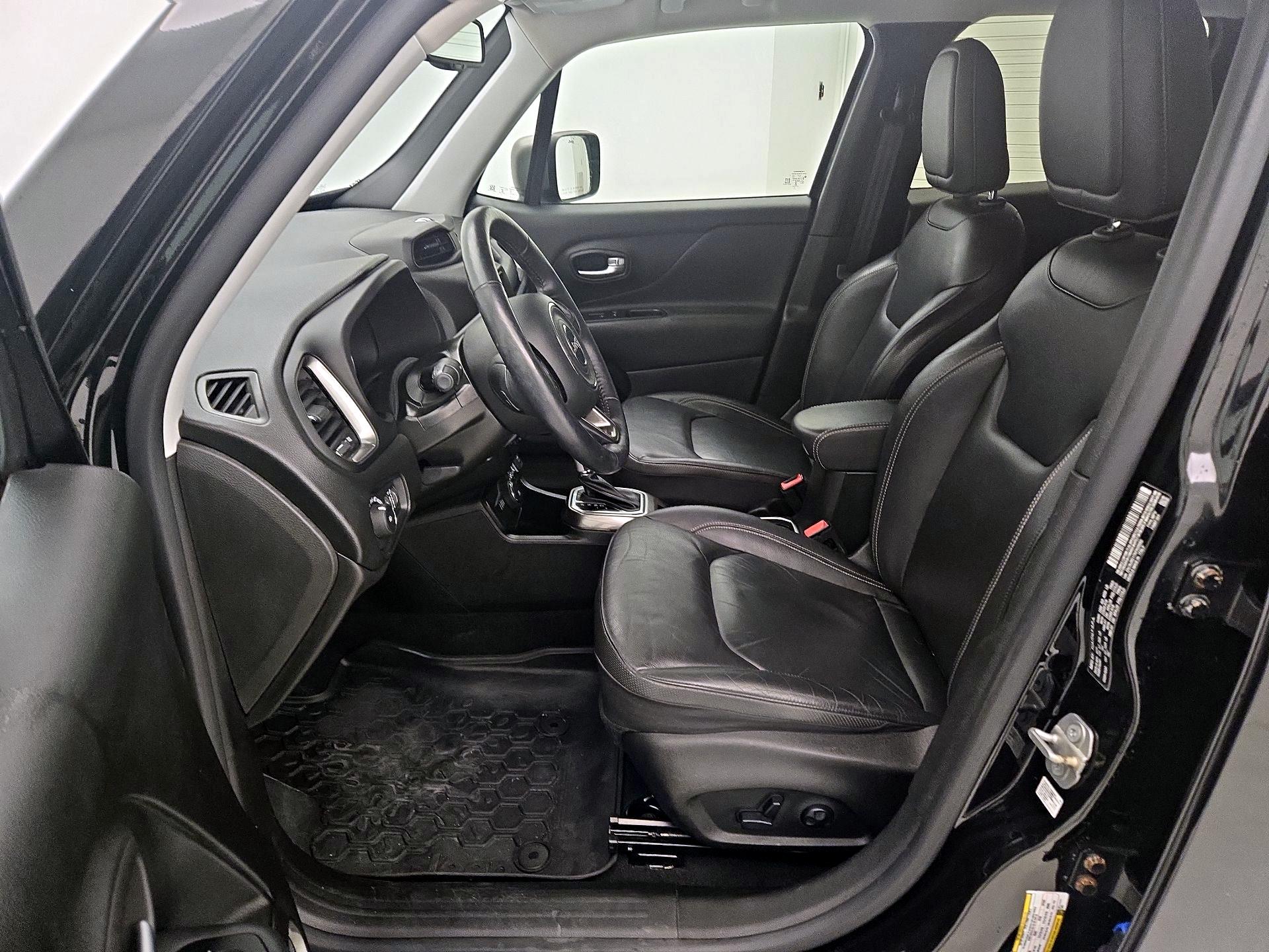 Thumbnail: 2019 Jeep Renegade - 11