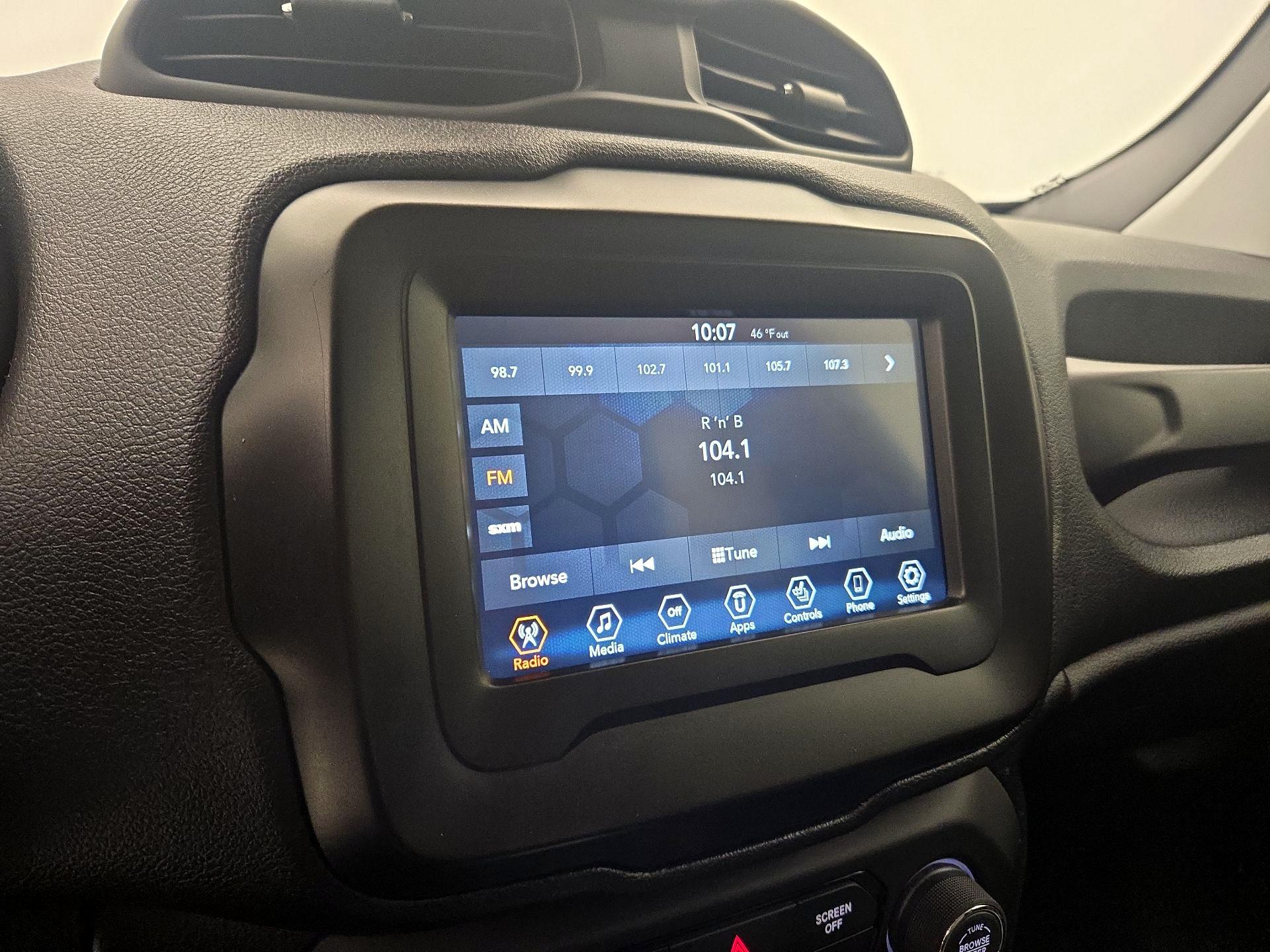 Thumbnail: 2019 Jeep Renegade - 15