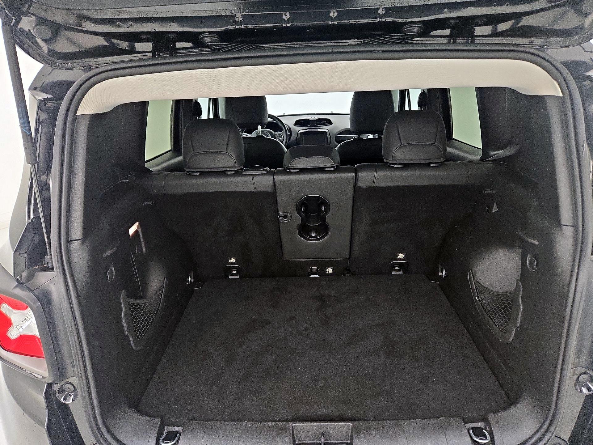 Thumbnail: 2019 Jeep Renegade - 20