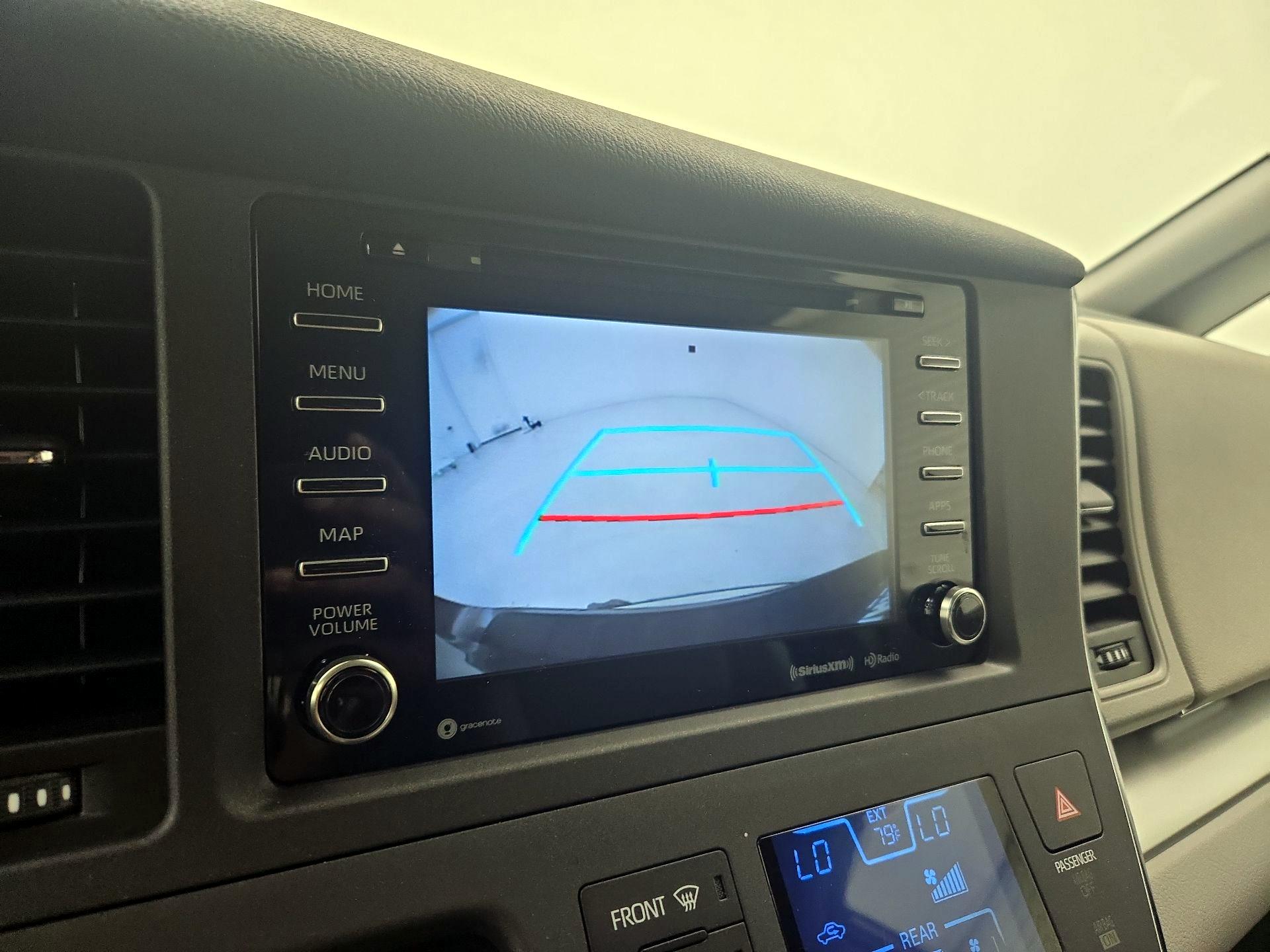 Thumbnail: 2019 Toyota Sienna - 14