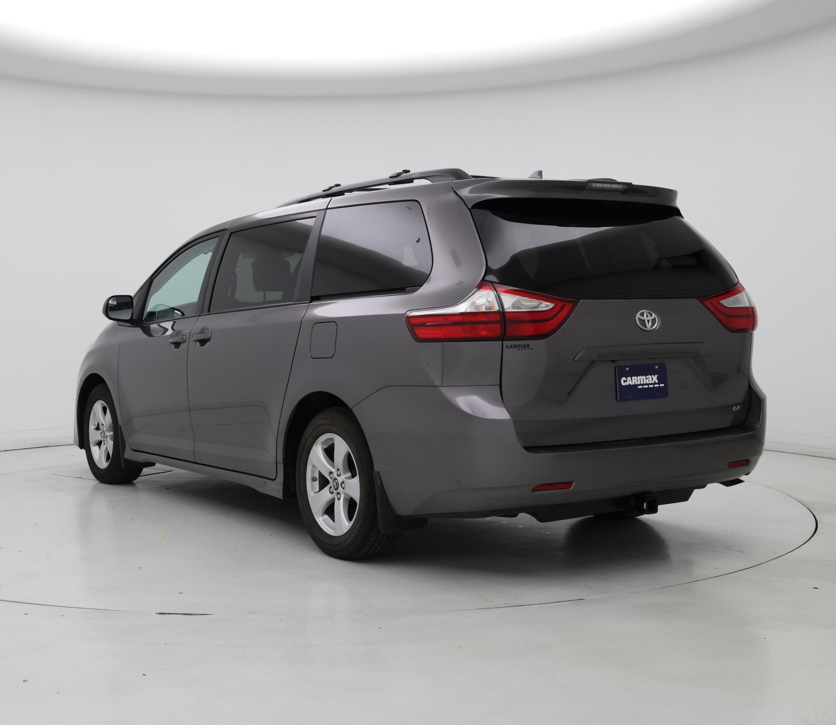 Thumbnail: 2019 Toyota Sienna - 2