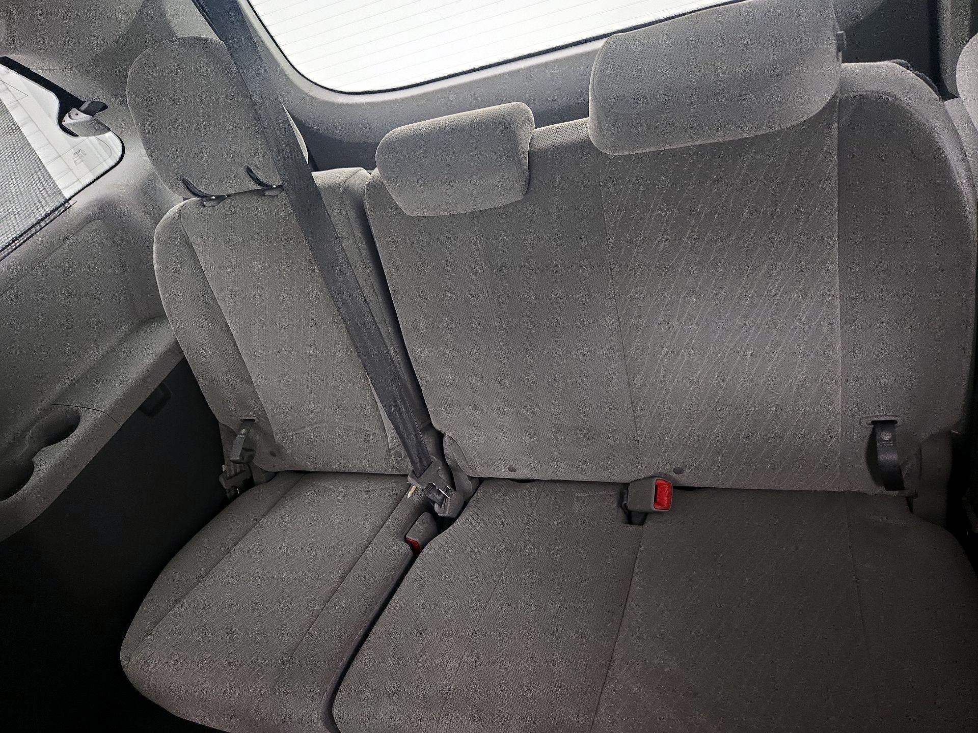 Thumbnail: 2019 Toyota Sienna - 20