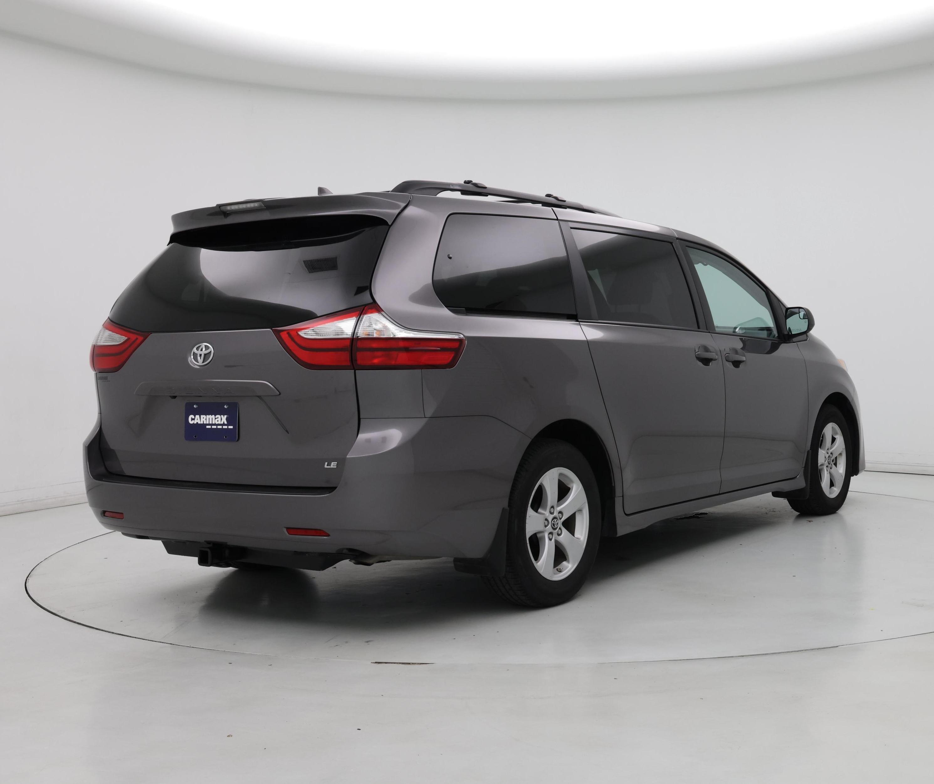 Thumbnail: 2019 Toyota Sienna - 8