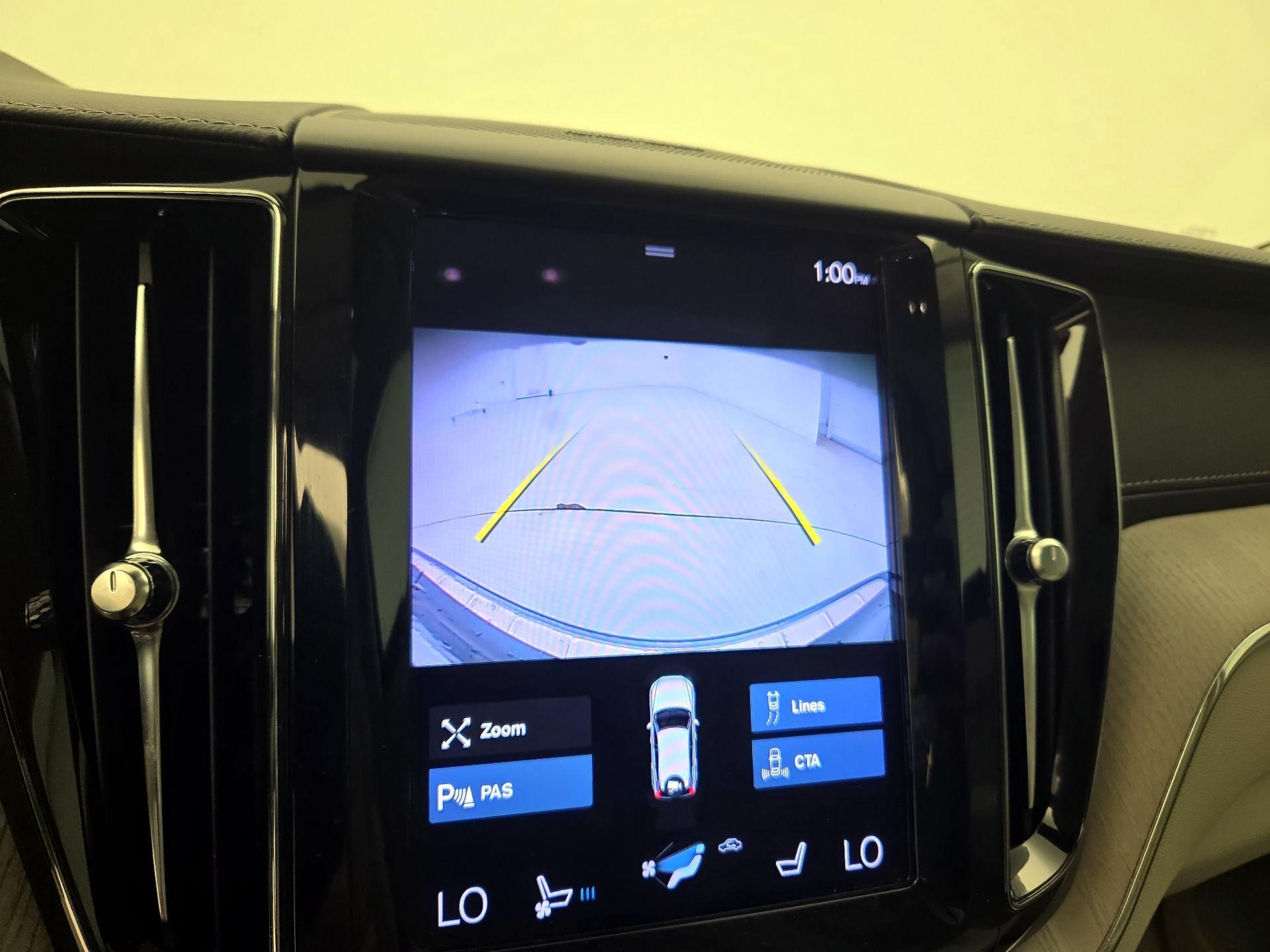 Thumbnail: 2021 Volvo XC60 - 15