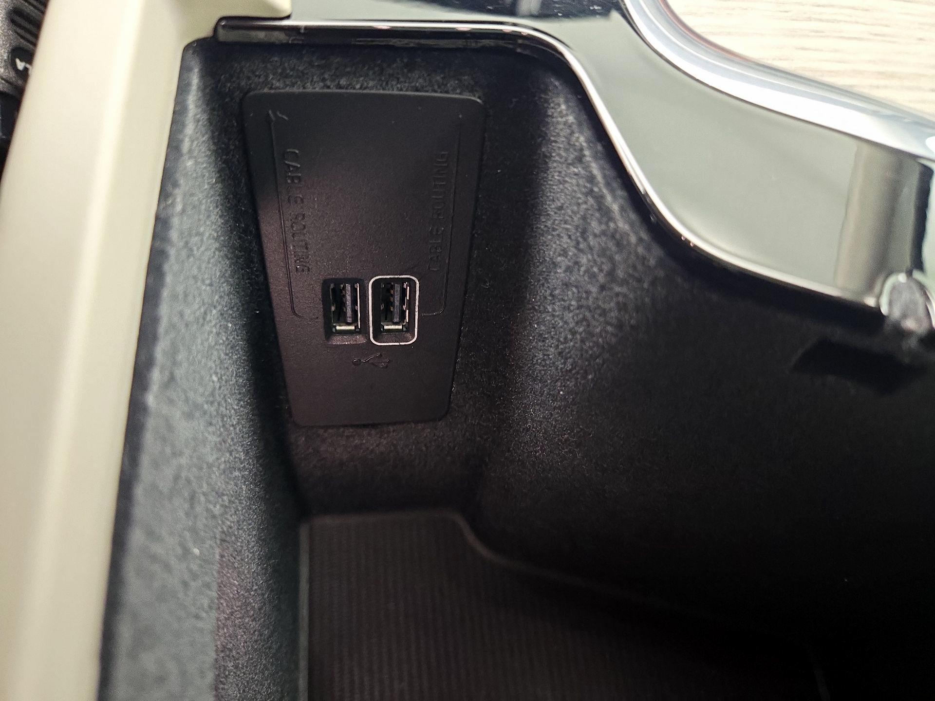 Thumbnail: 2021 Volvo XC60 - 19